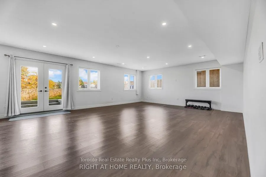 27 Deerfield Lane