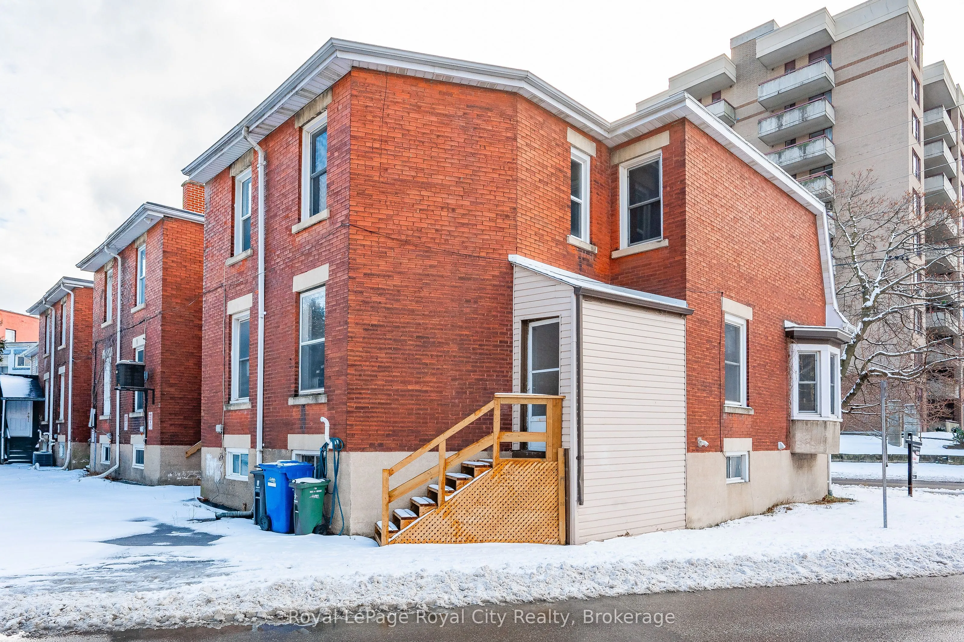 90 Neeve Street