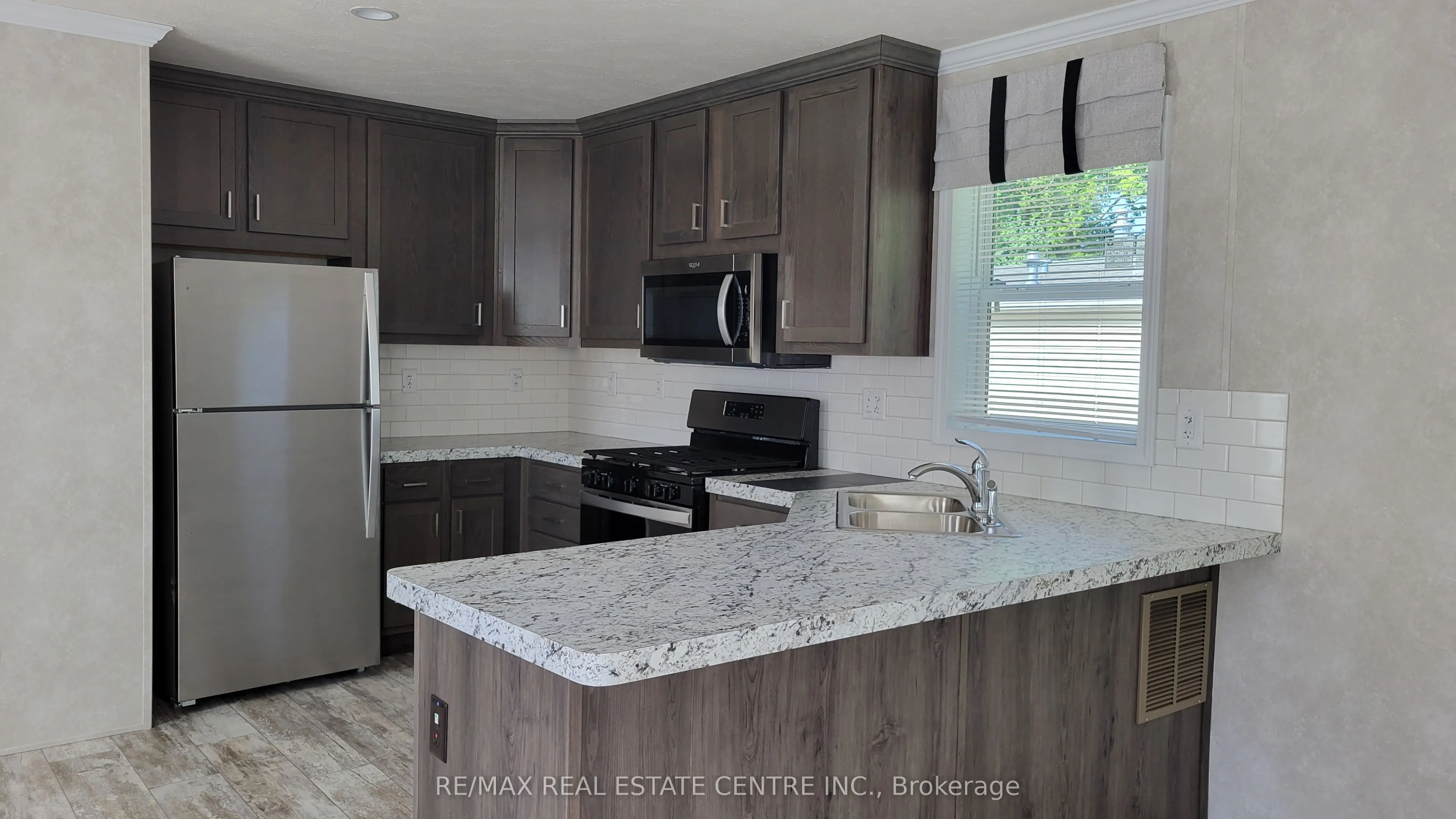 24 MacPherson Crescent, #24