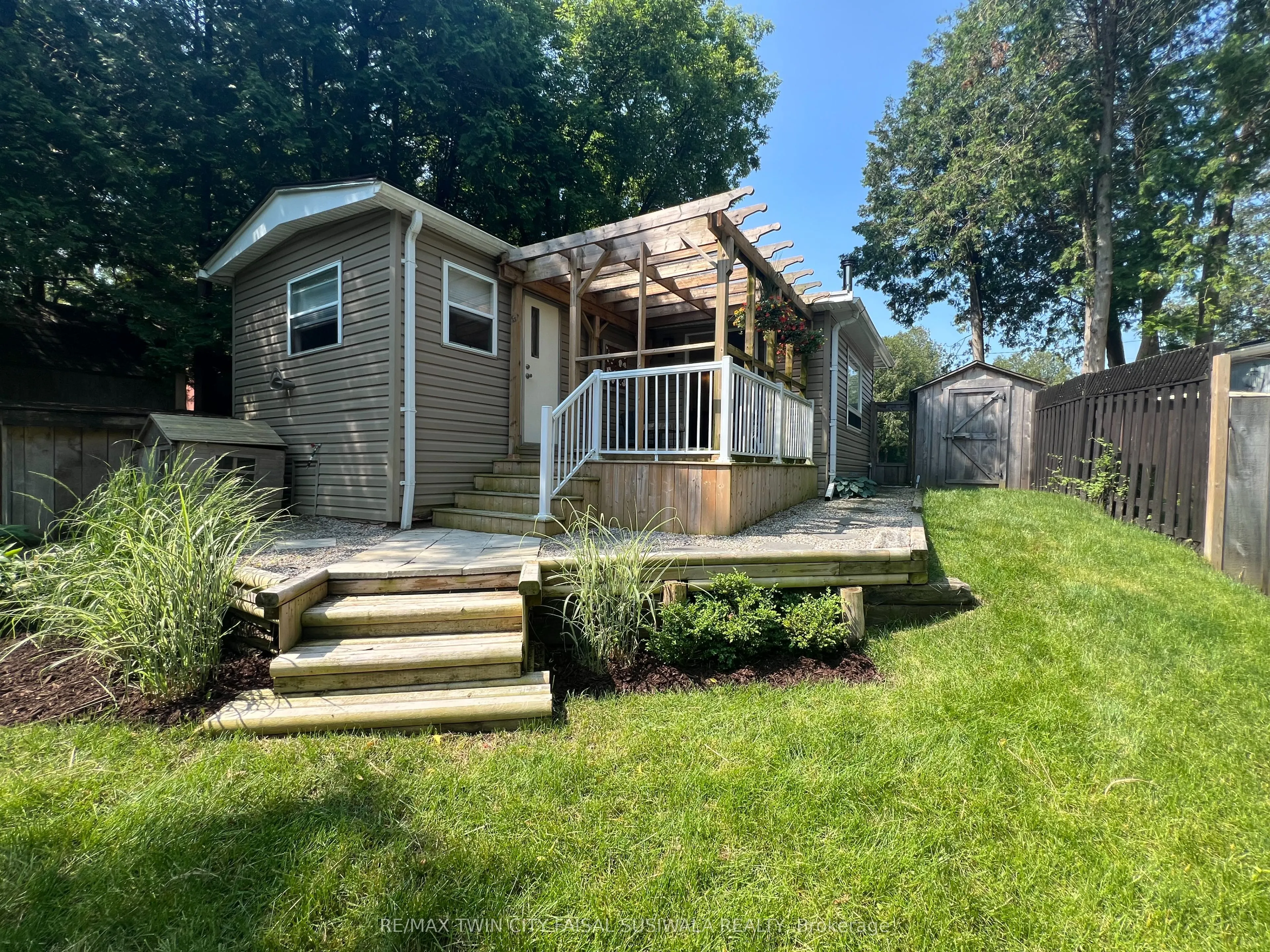 1085 10th Concession Road W, #36