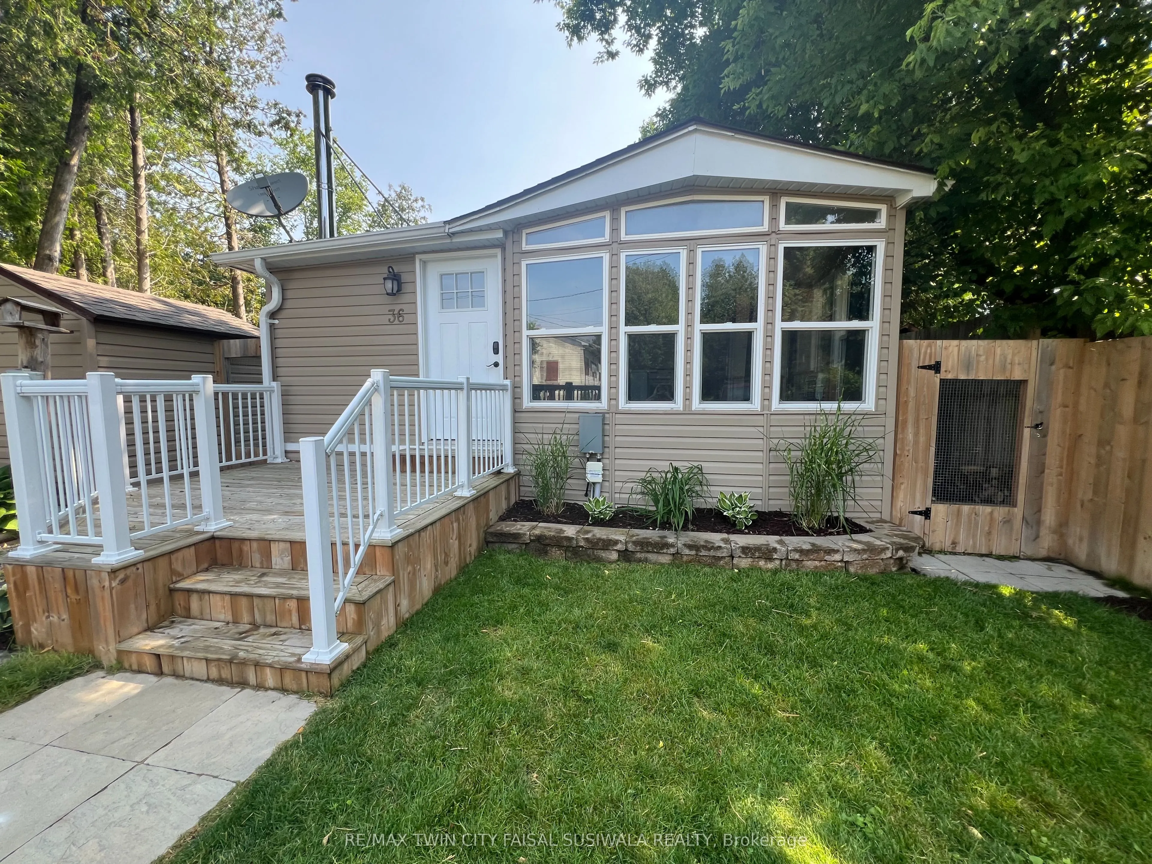 1085 10th Concession Road W, #36