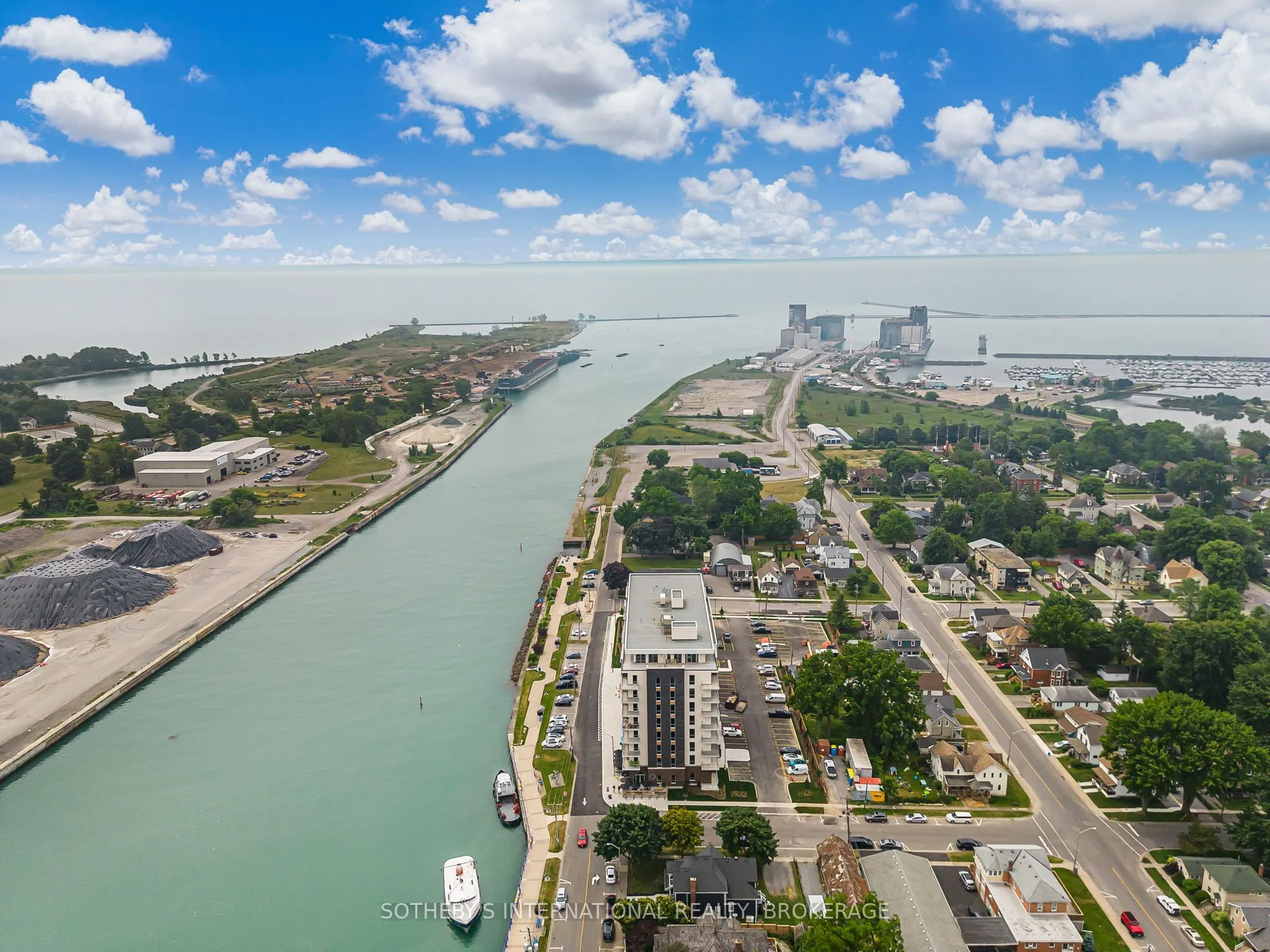 118 West Street #707