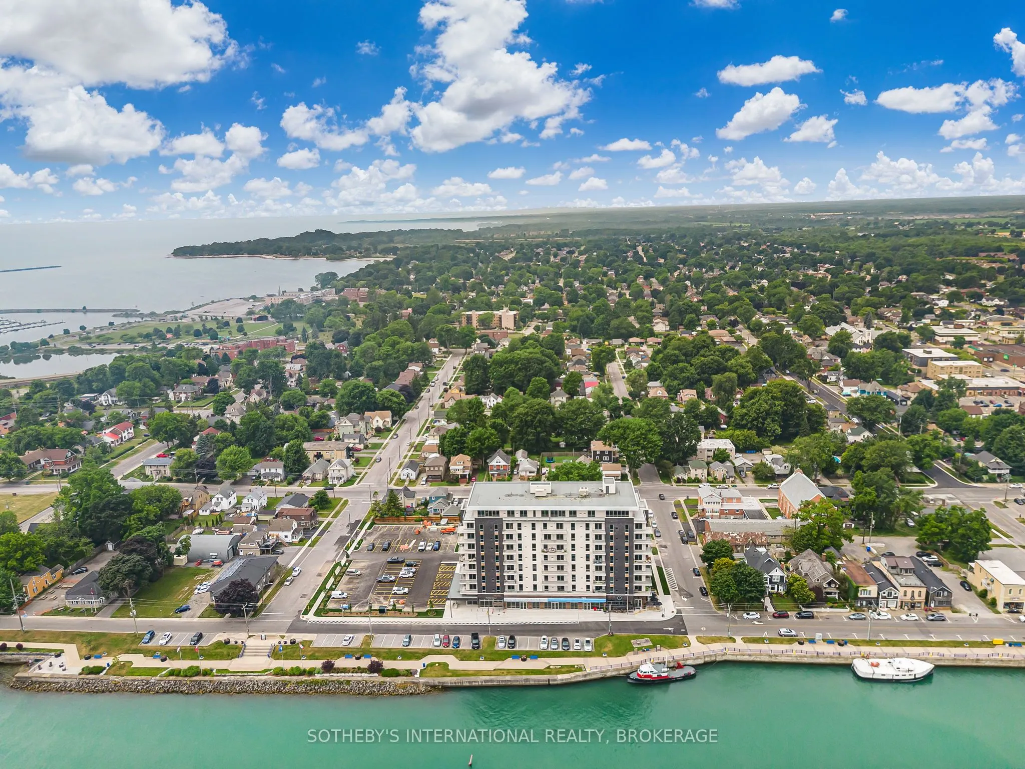 118 West Street #707