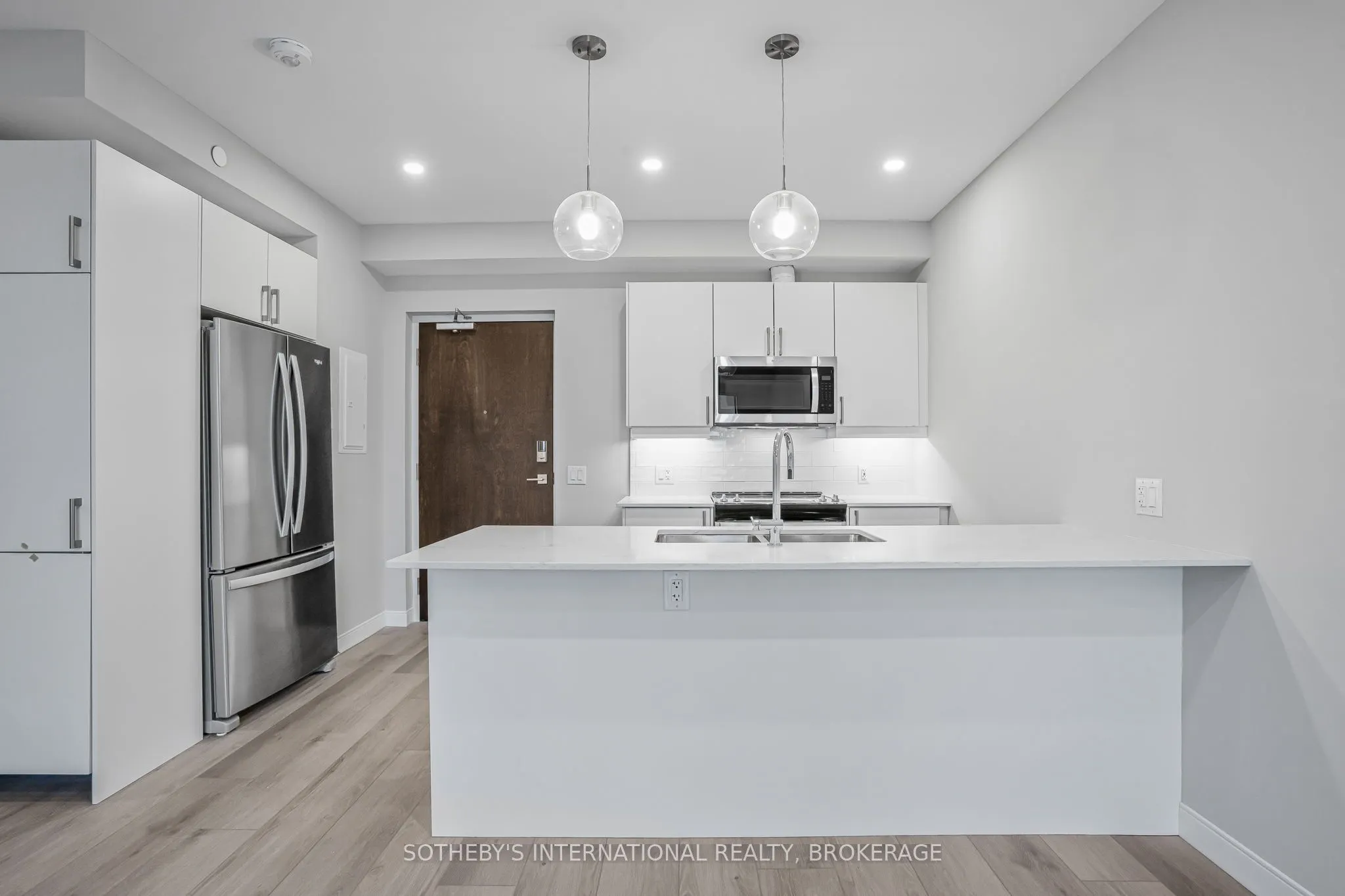 118 West Street #707
