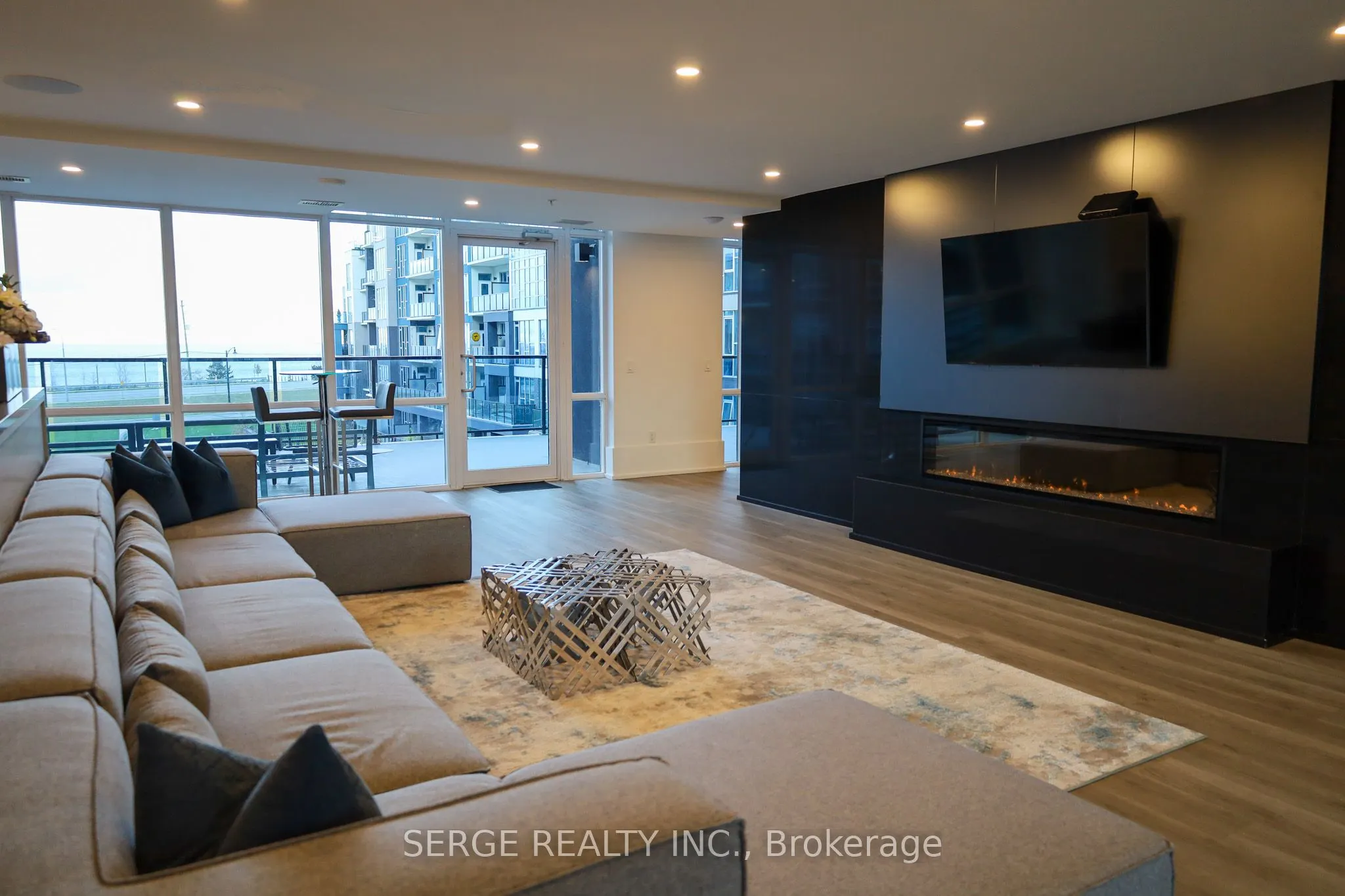 16 CONCORD Place #145