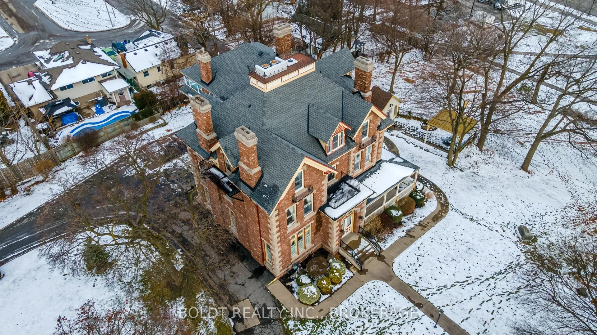 14 St. David Road W
