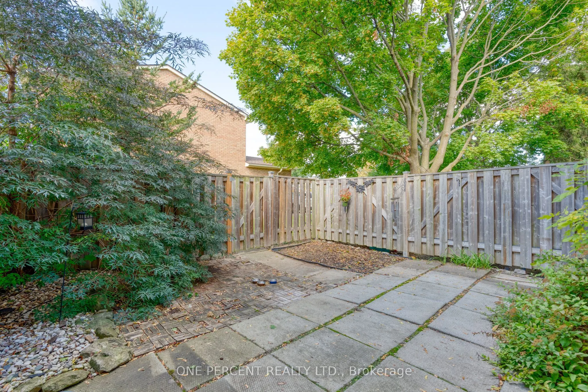 1350 Limeridge Road E, #7
