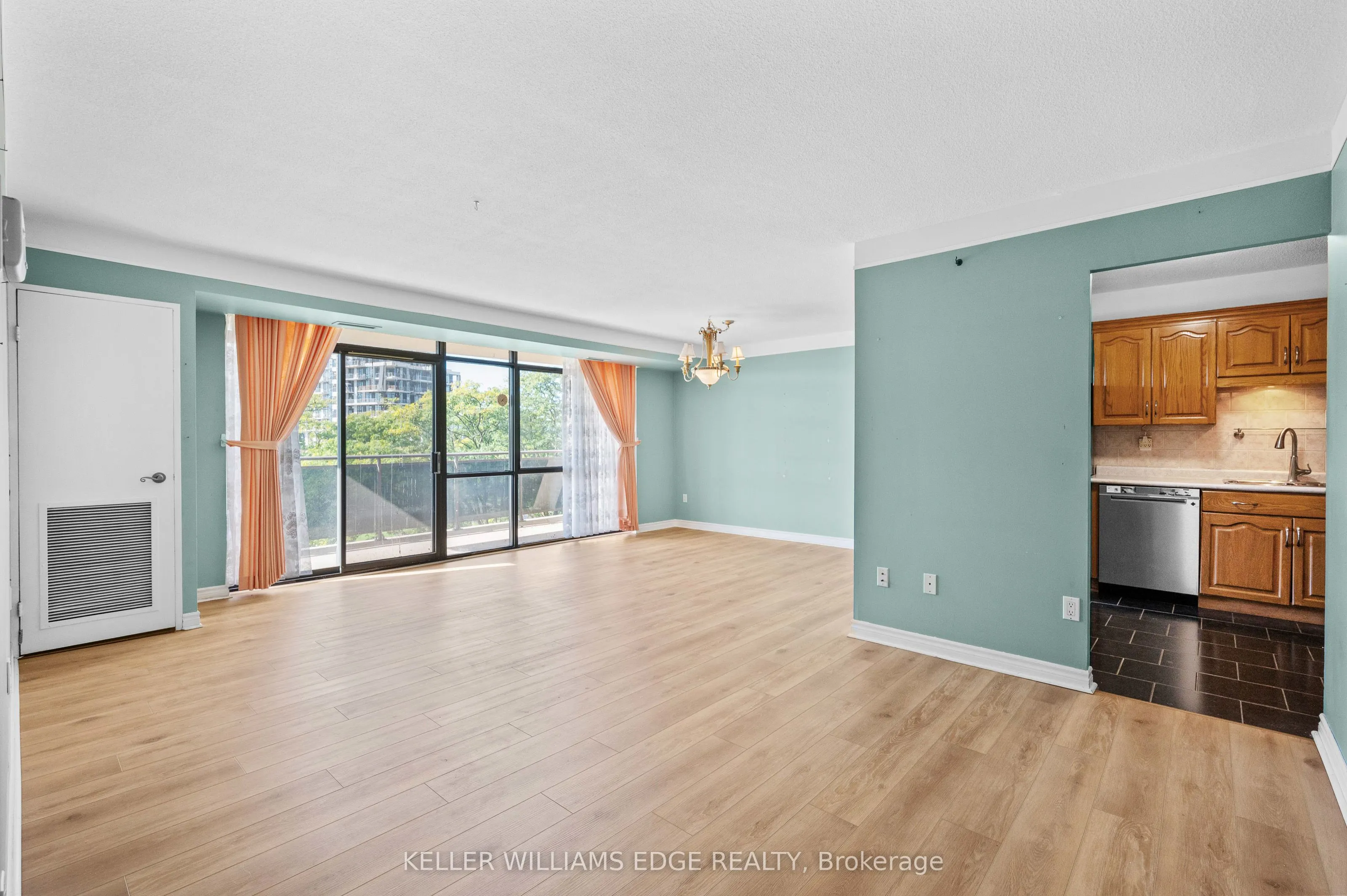 301 Frances Avenue, #404