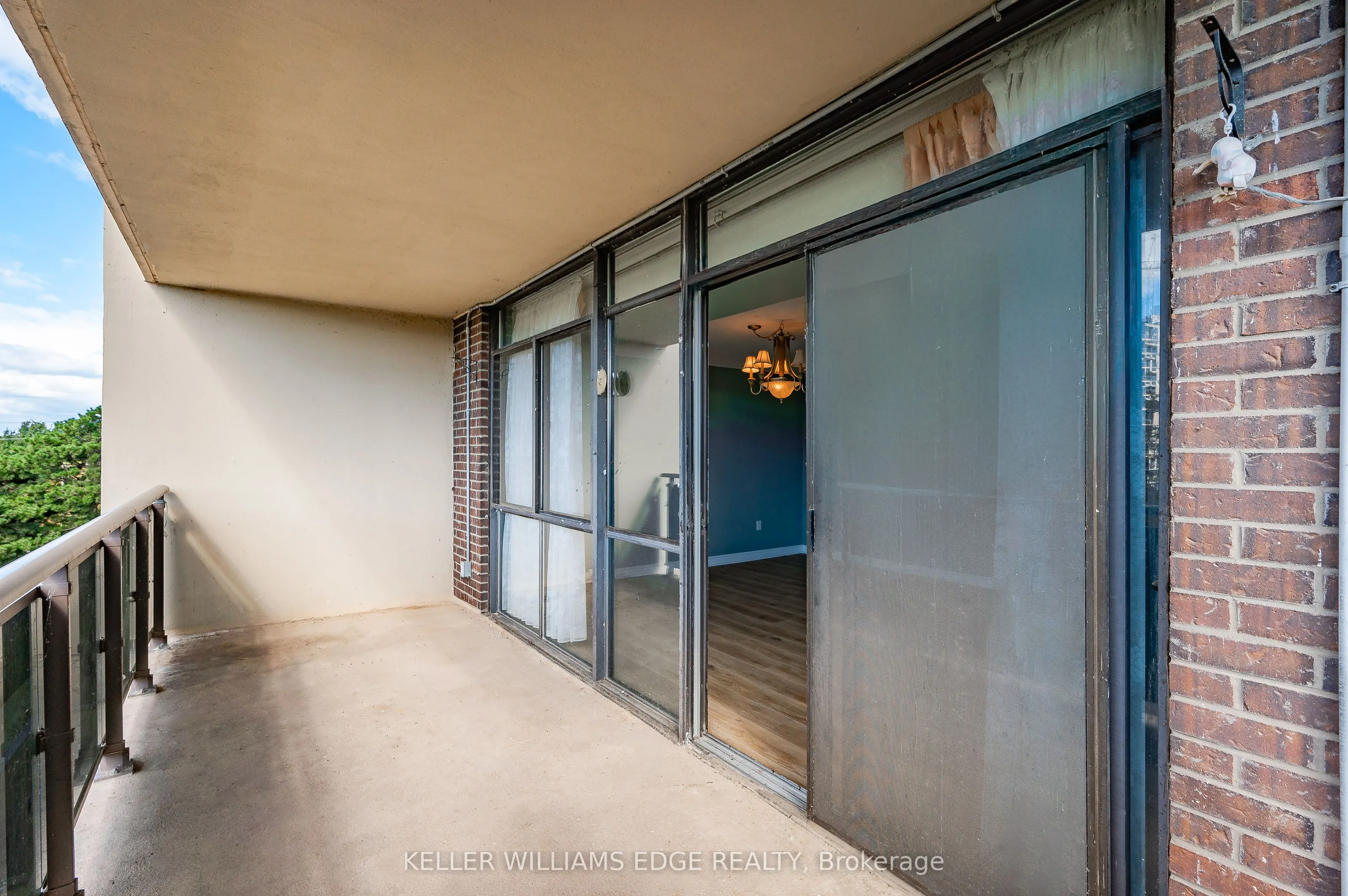 301 Frances Avenue, #404