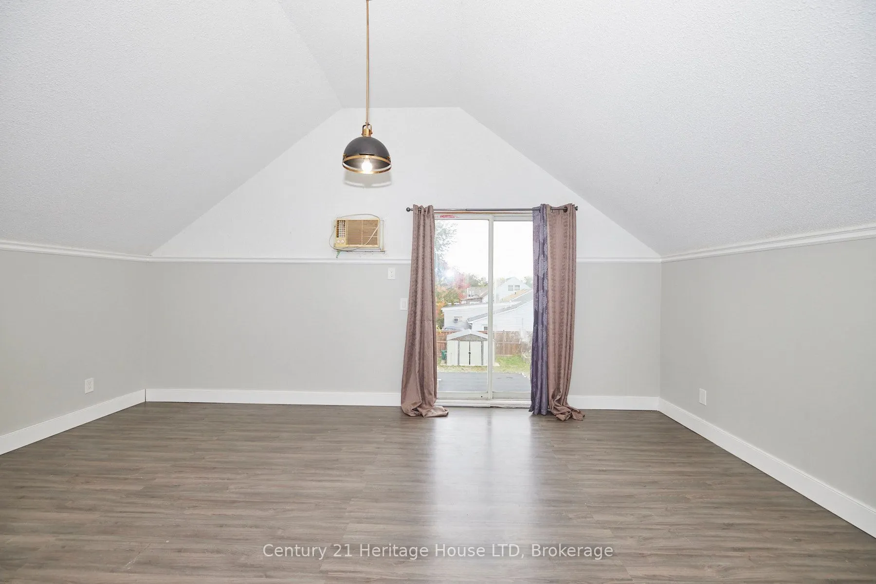407 Welland Avenue