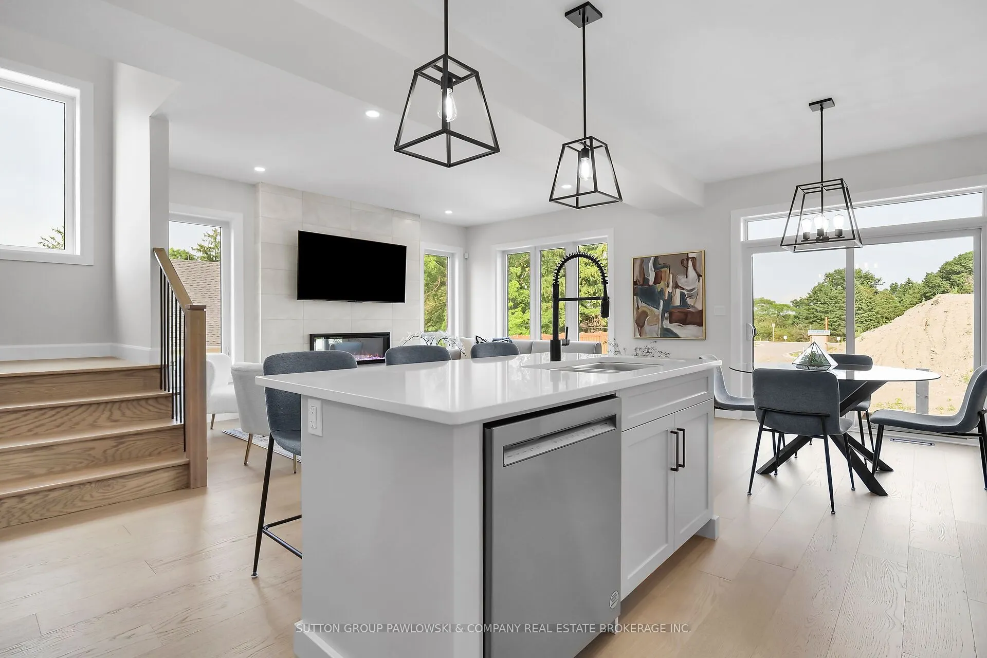 414 Old Wonderland Road #33