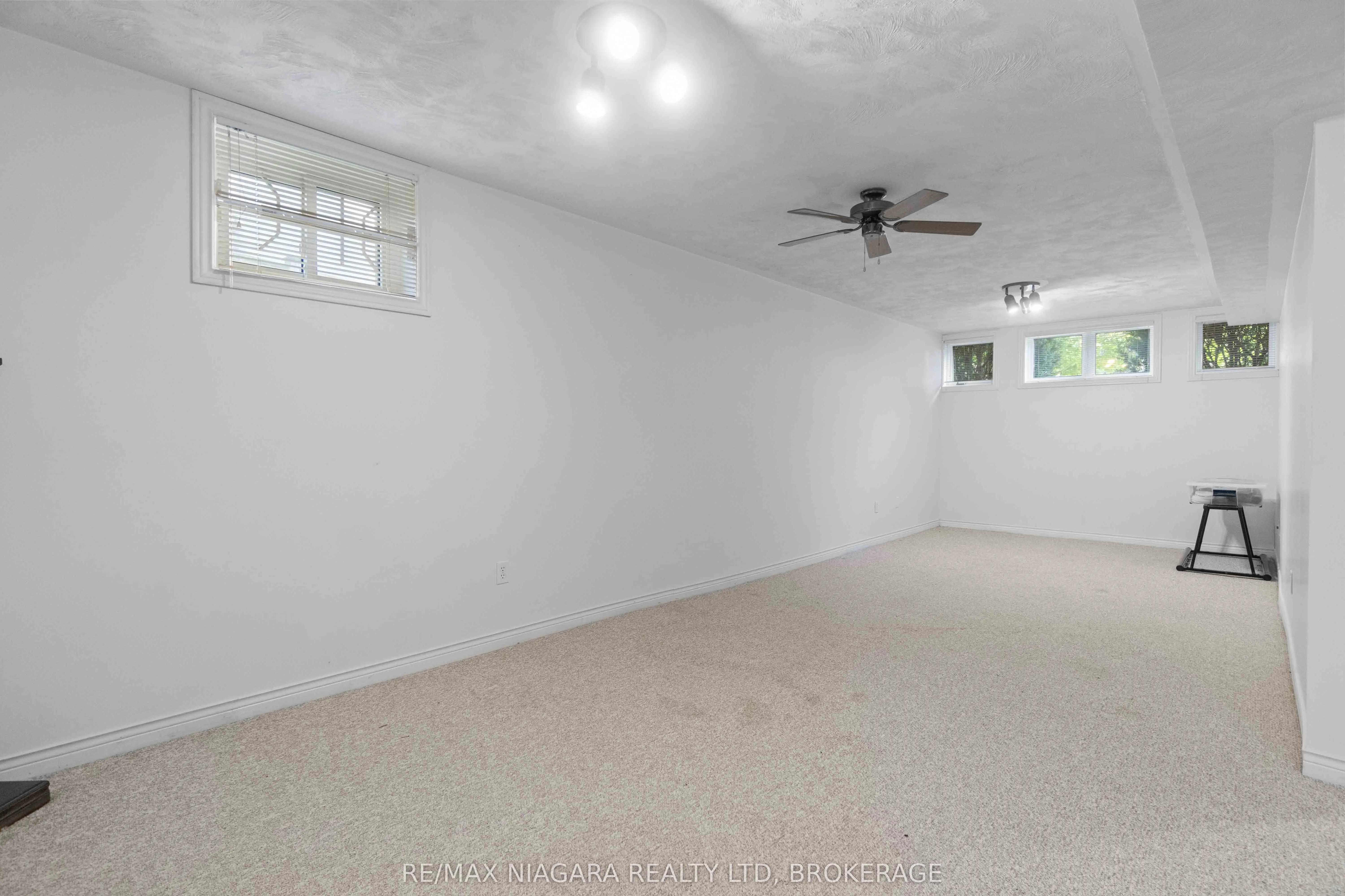 14 Meadowbrook Lane
