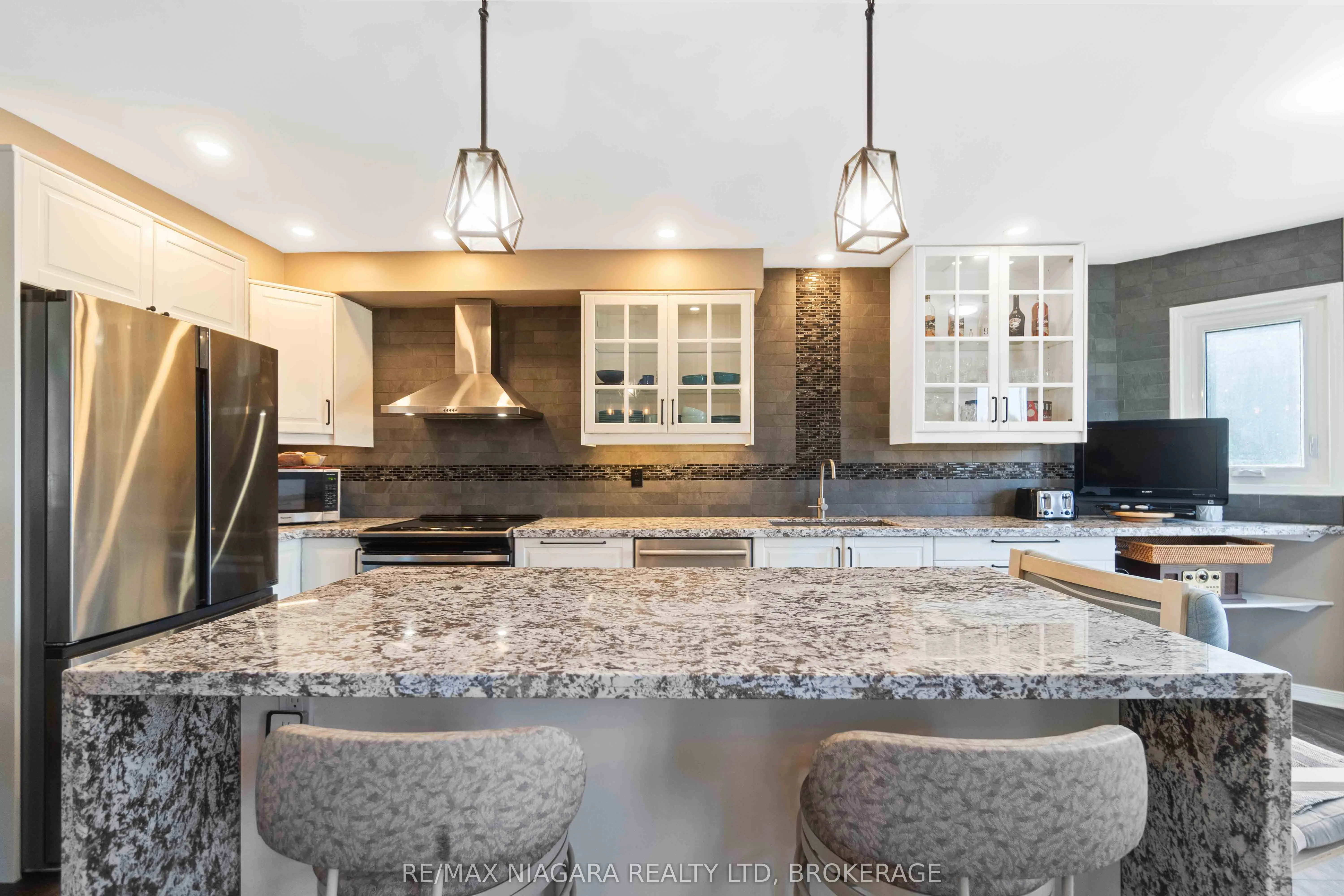 14 Meadowbrook Lane