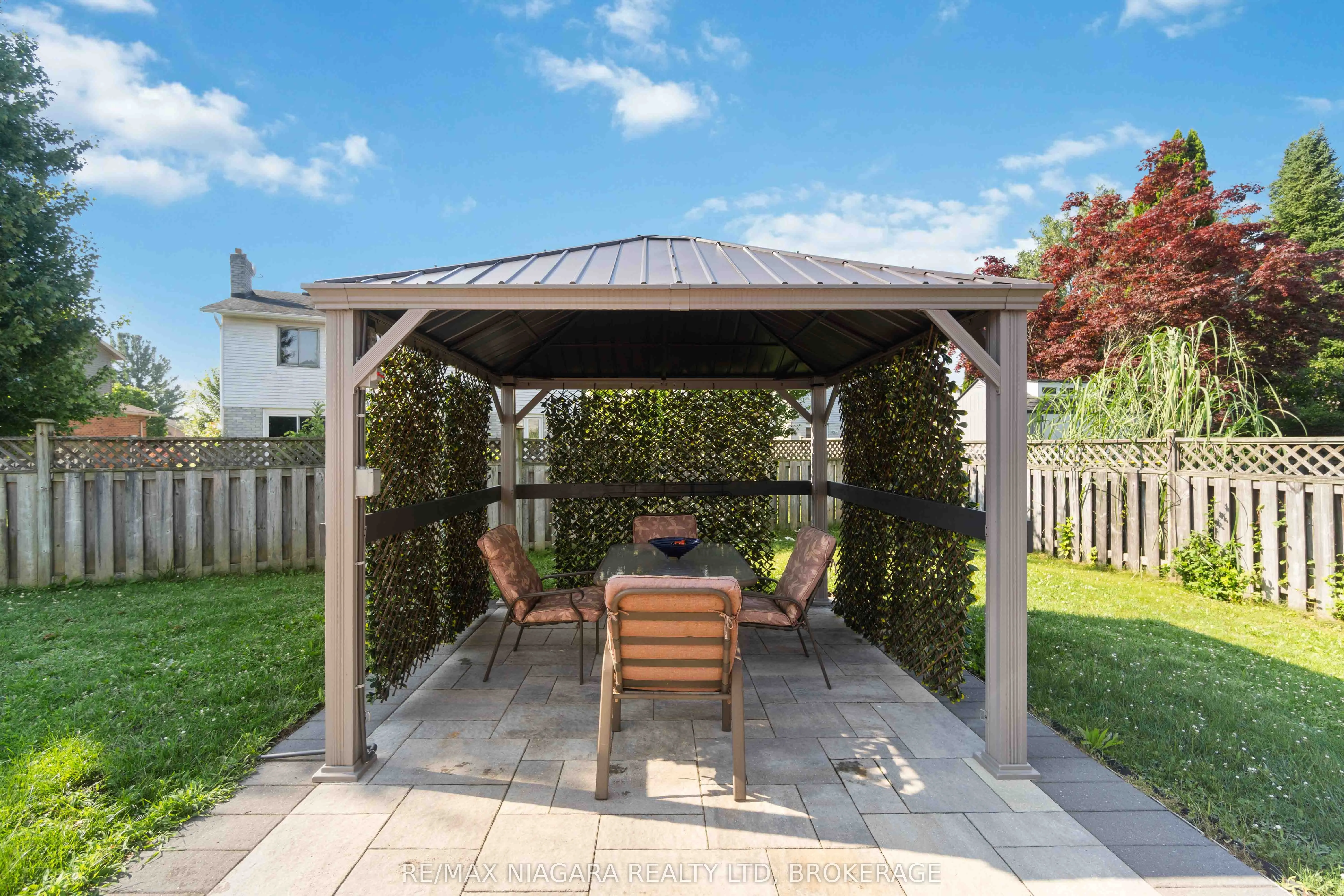 14 Meadowbrook Lane