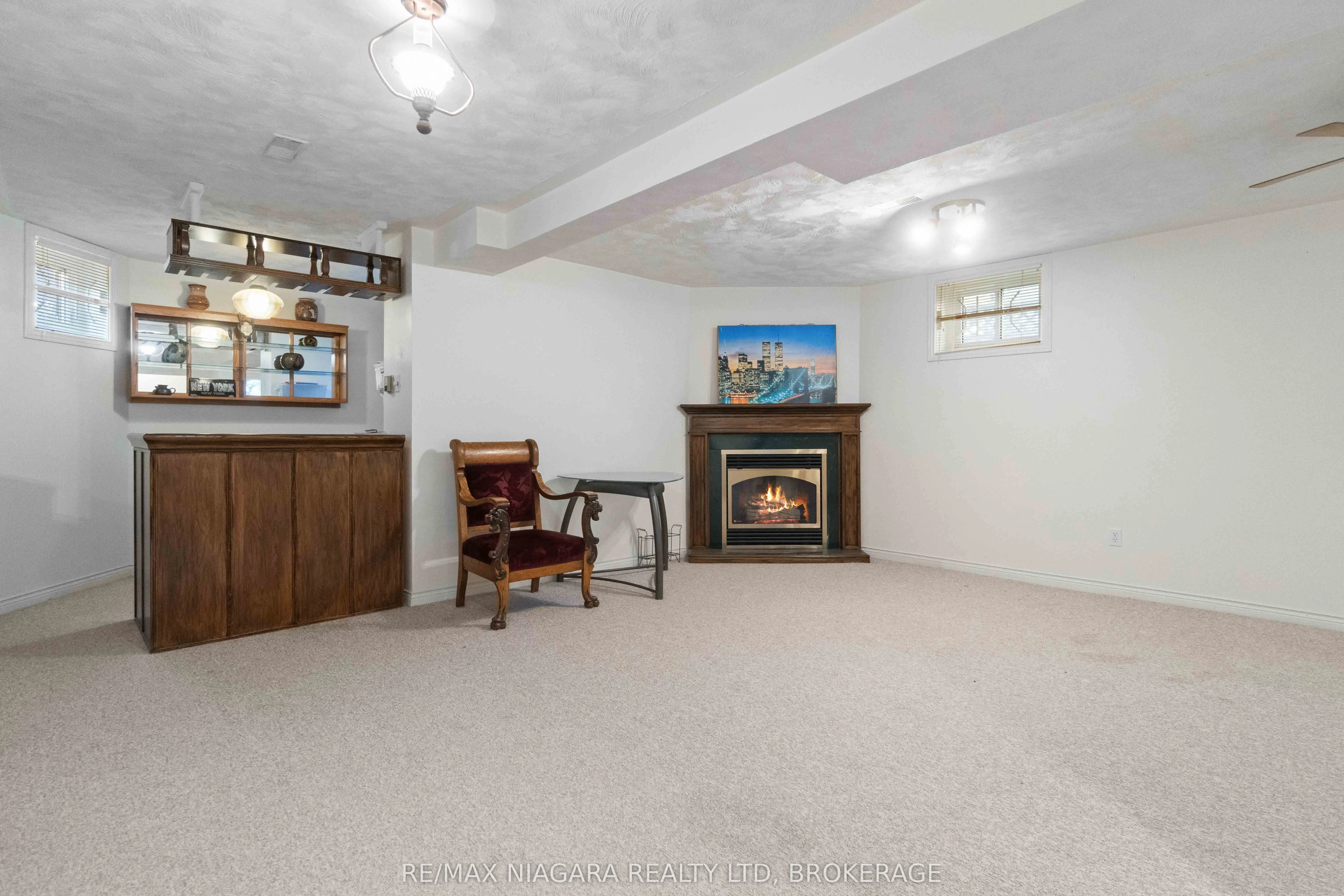 14 Meadowbrook Lane