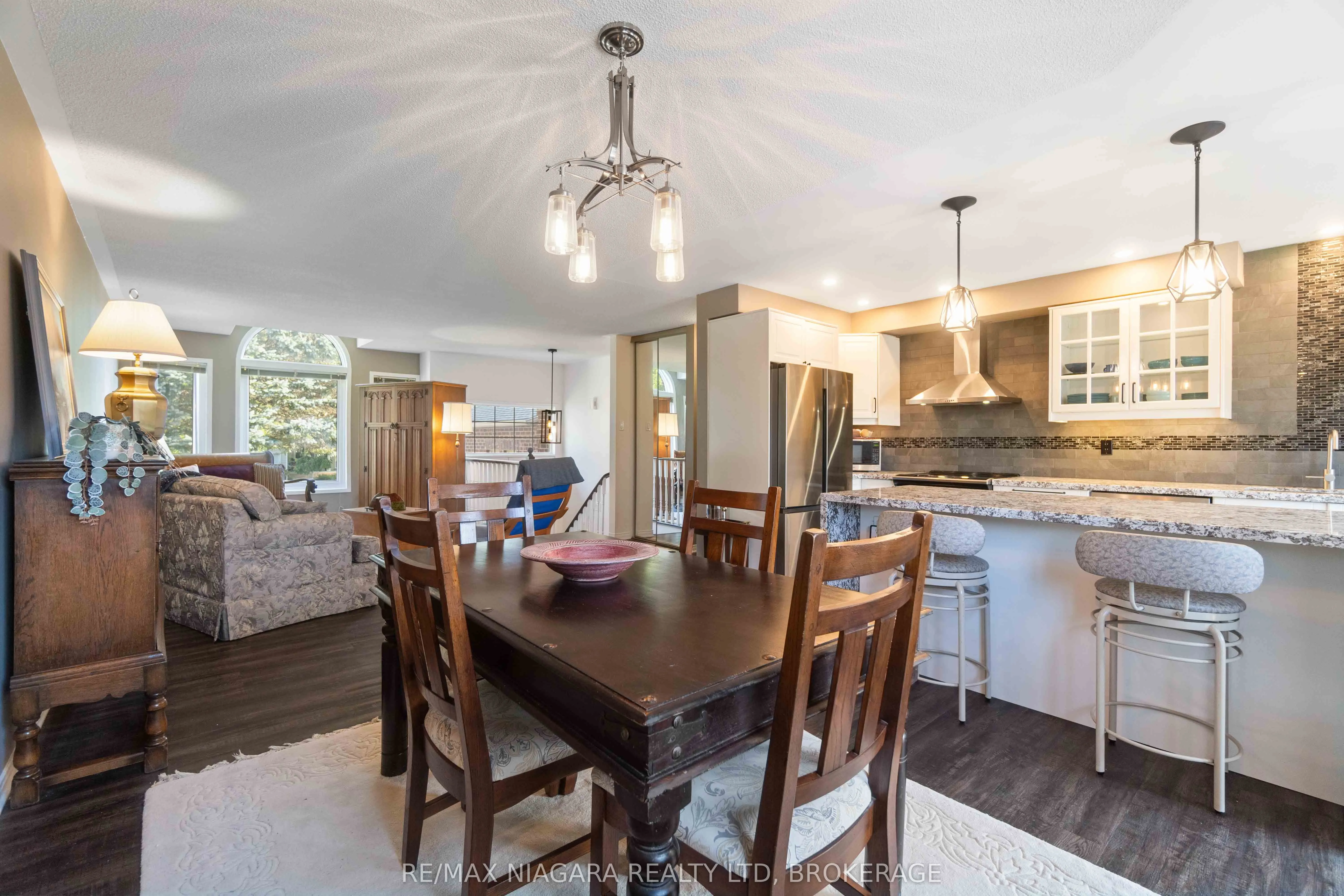 14 Meadowbrook Lane