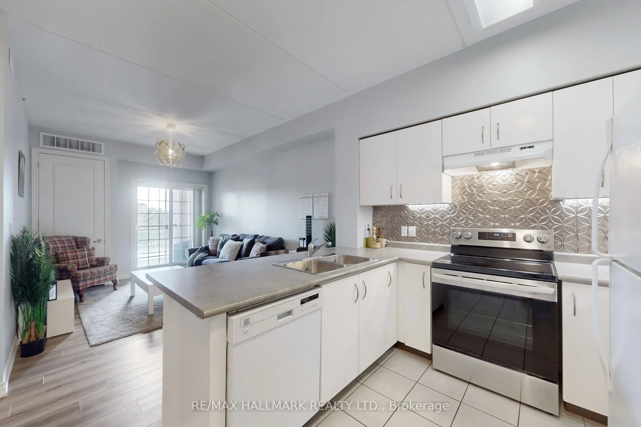 1077 Gordon Street, #315