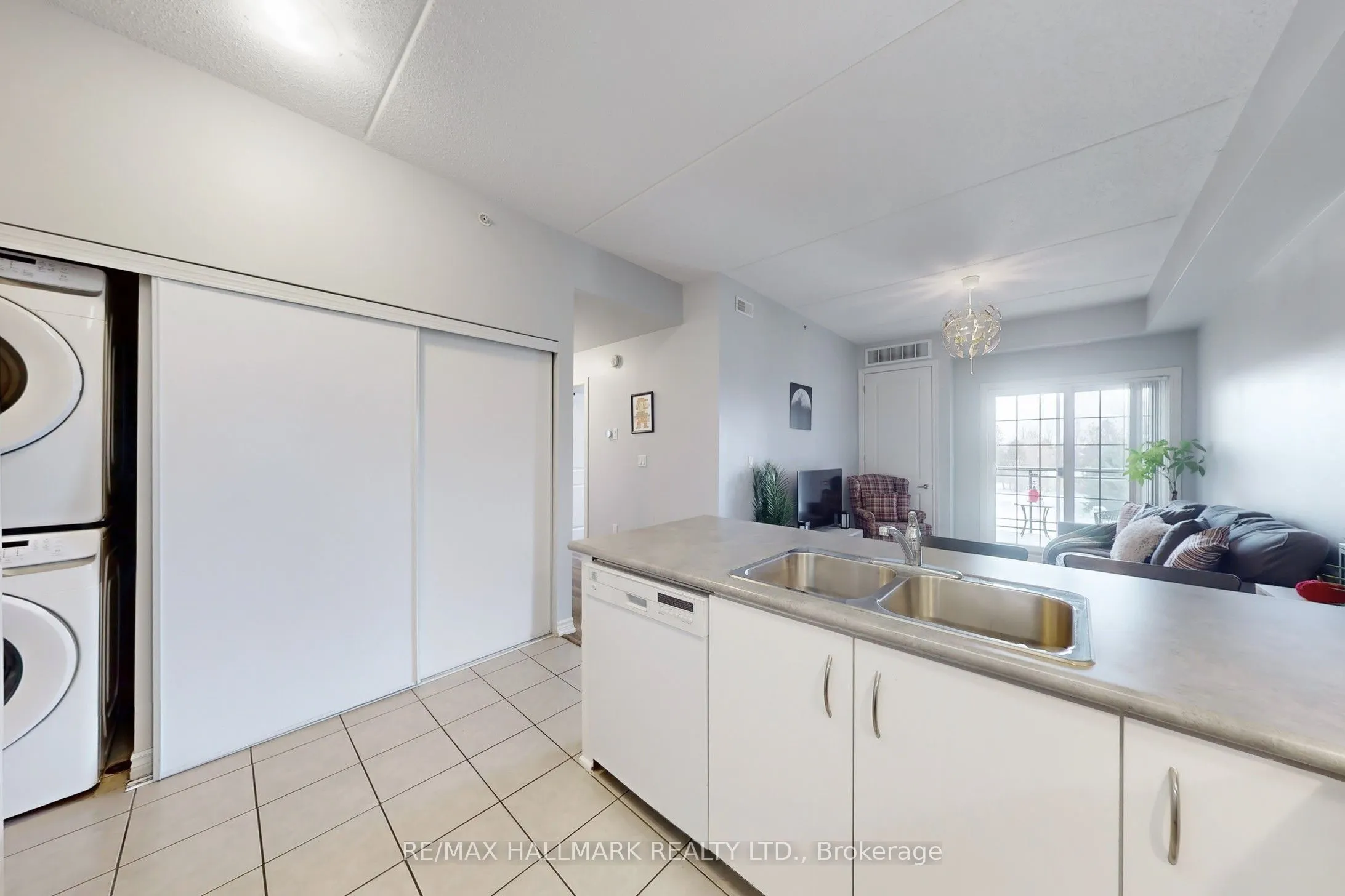 1077 Gordon Street, #315