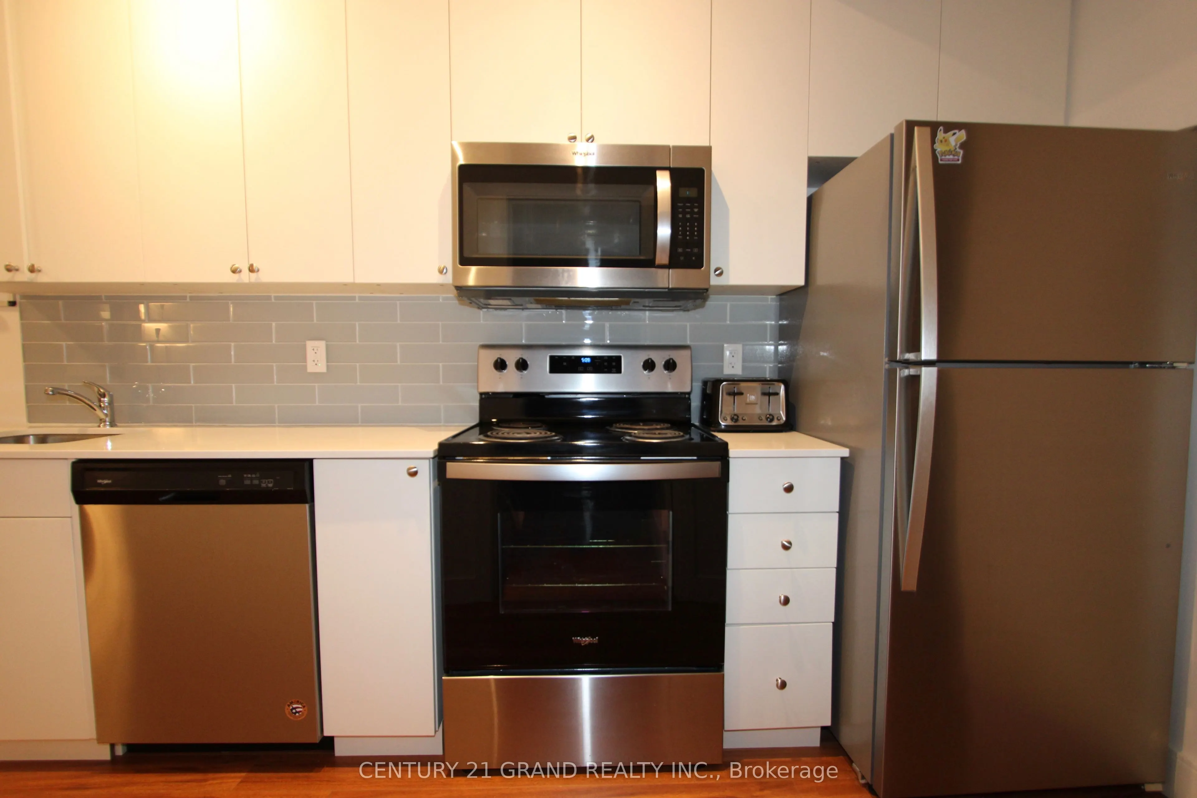 1 Wellington Street #402