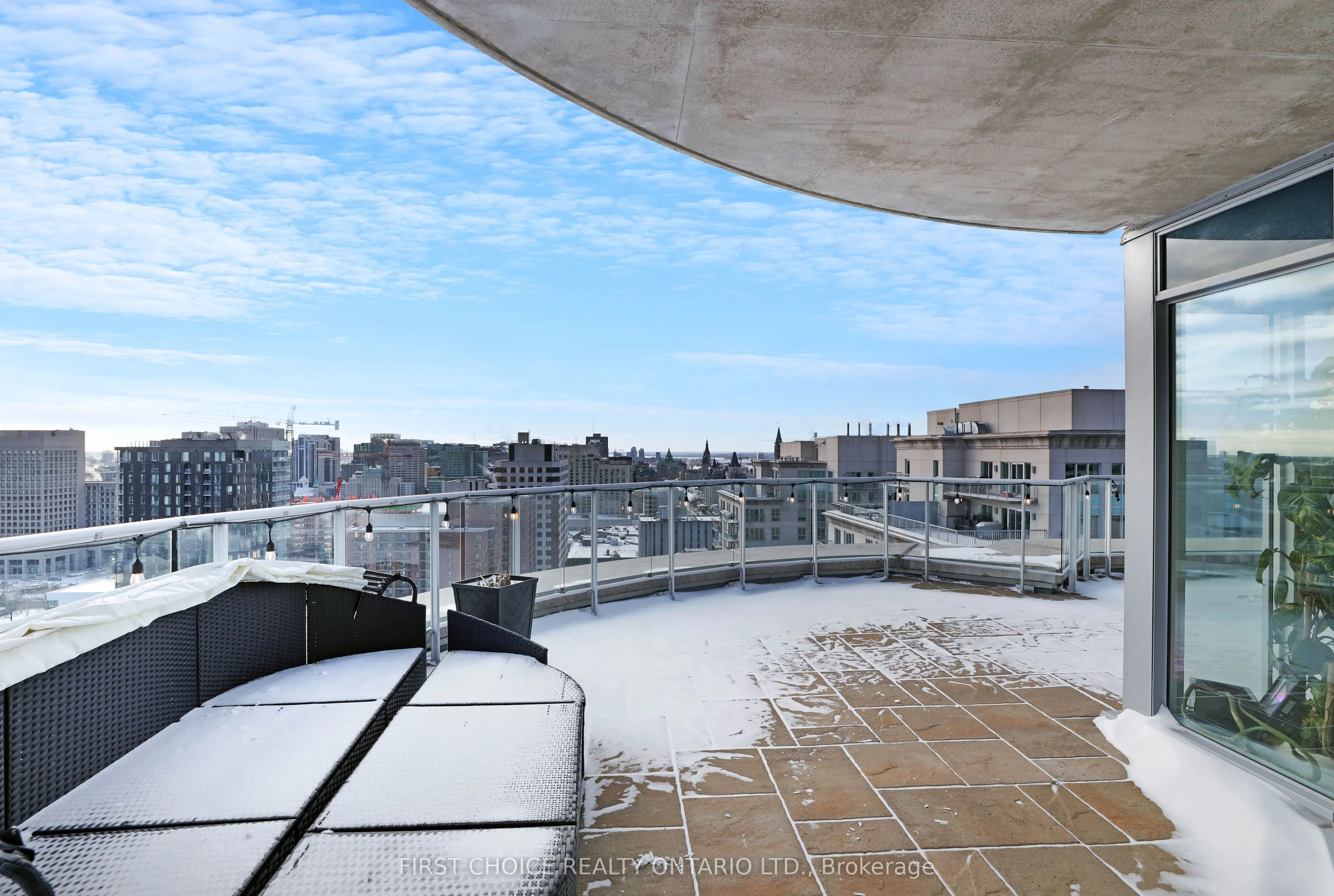 195 Besserer Street, #2701