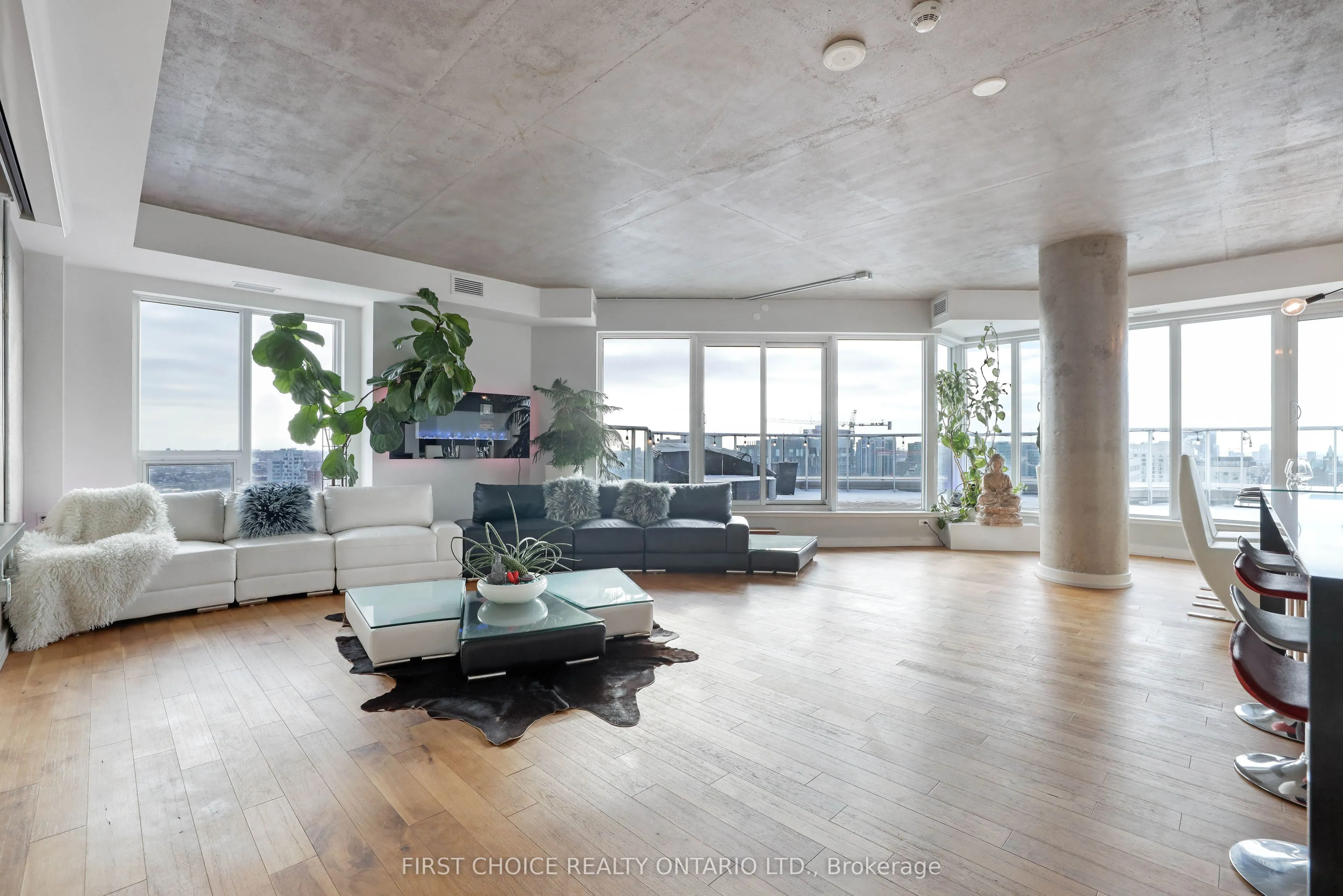 195 Besserer Street, #2701