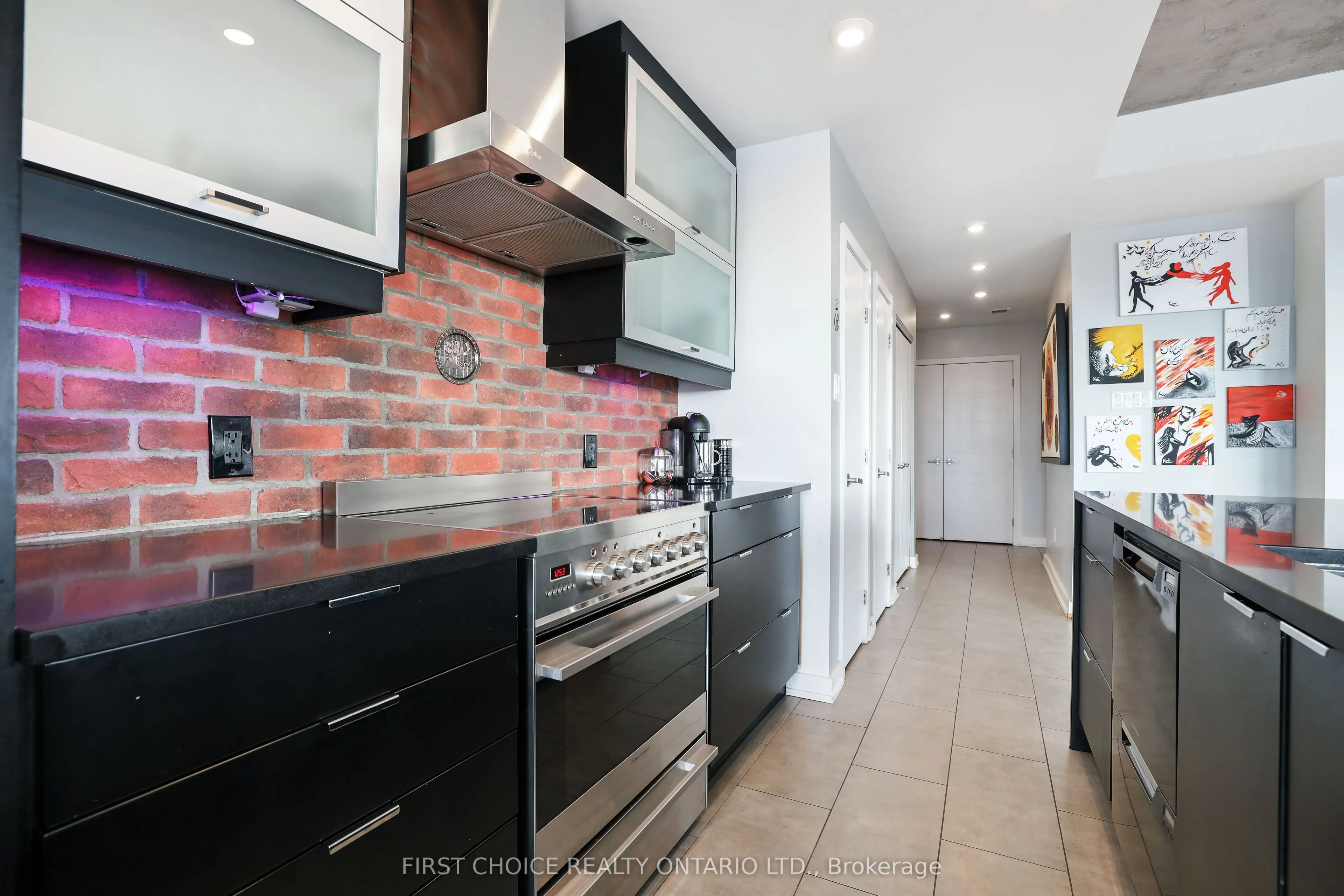 195 Besserer Street, #2701