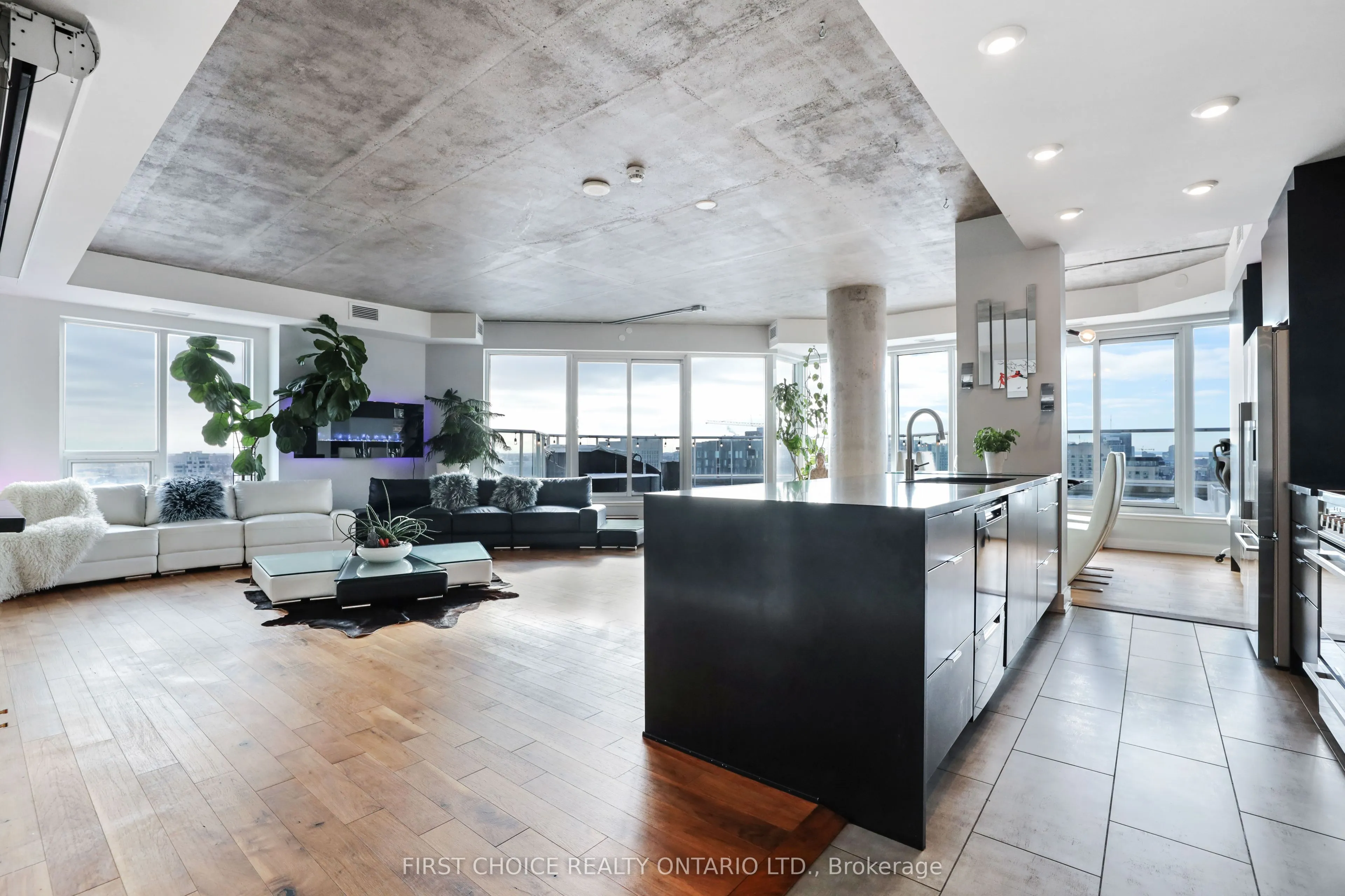 195 Besserer Street, #2701