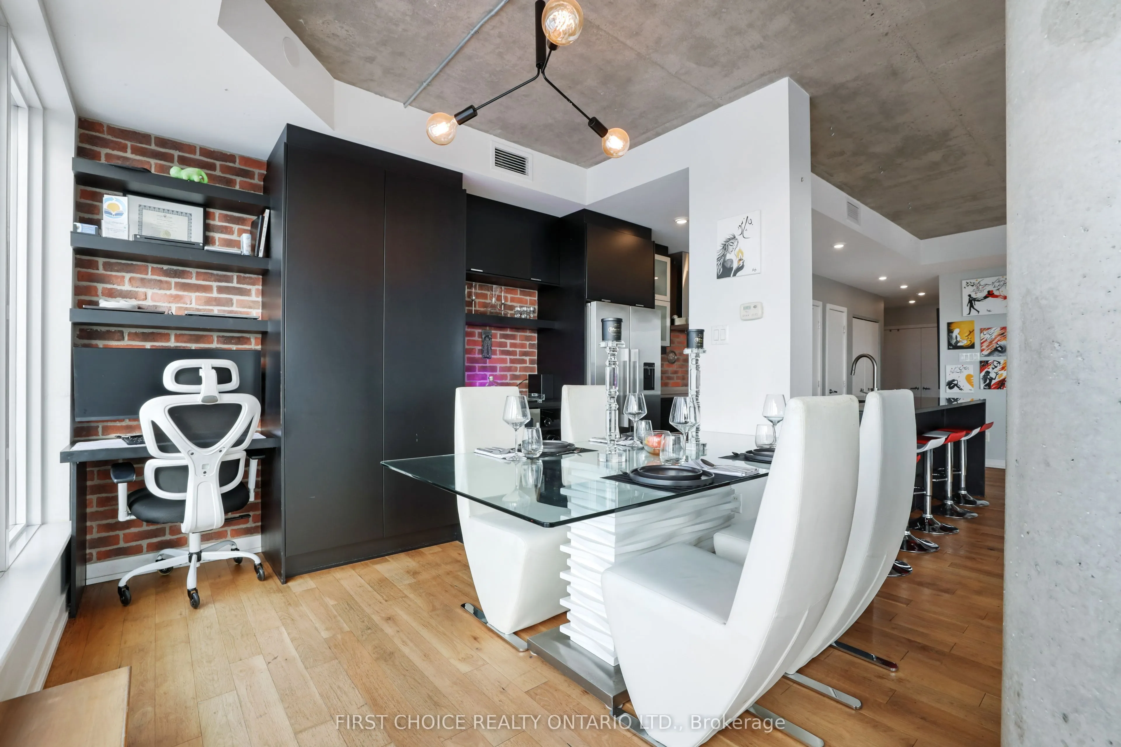 195 Besserer Street, #2701