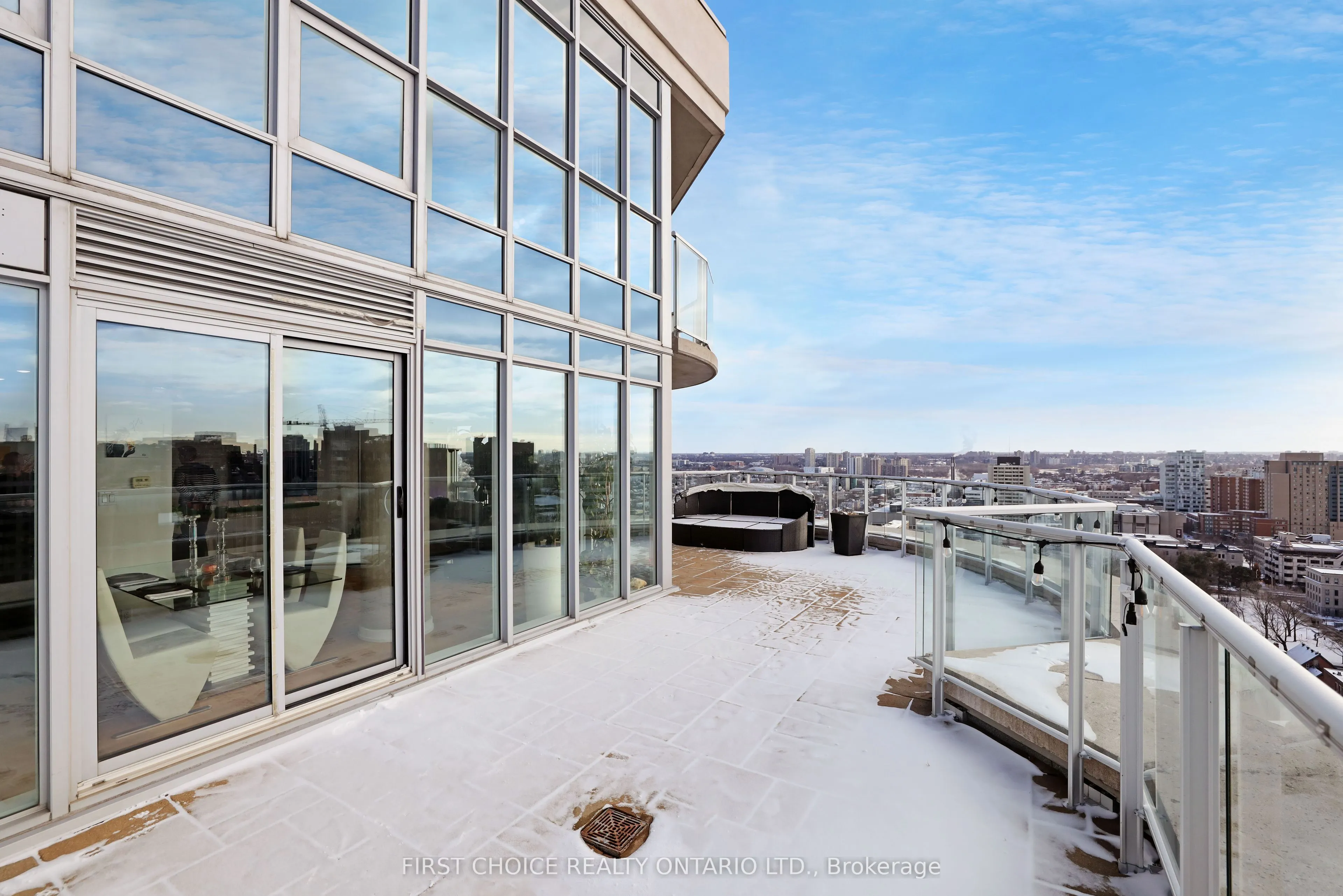 195 Besserer Street, #2701