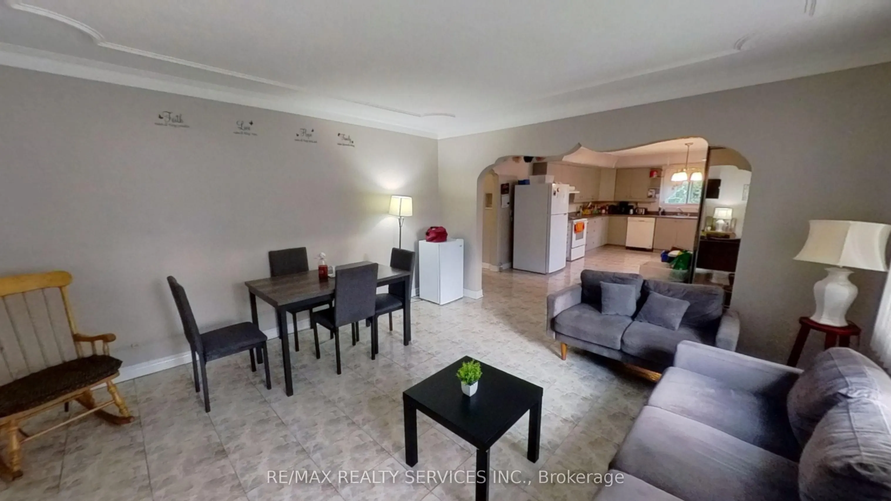 1207 Henry Street