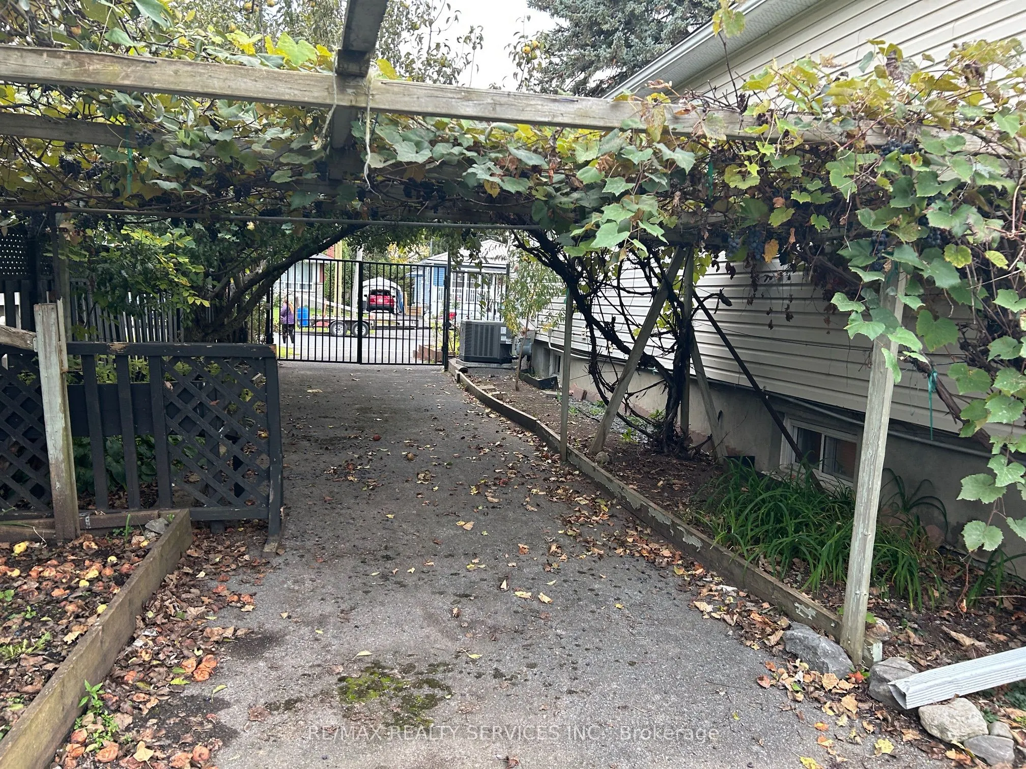 1207 Henry Street