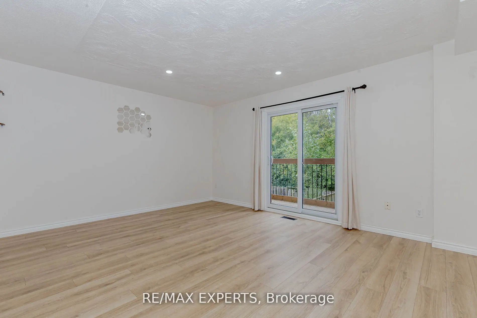 34 Bow Valley Drive, #9