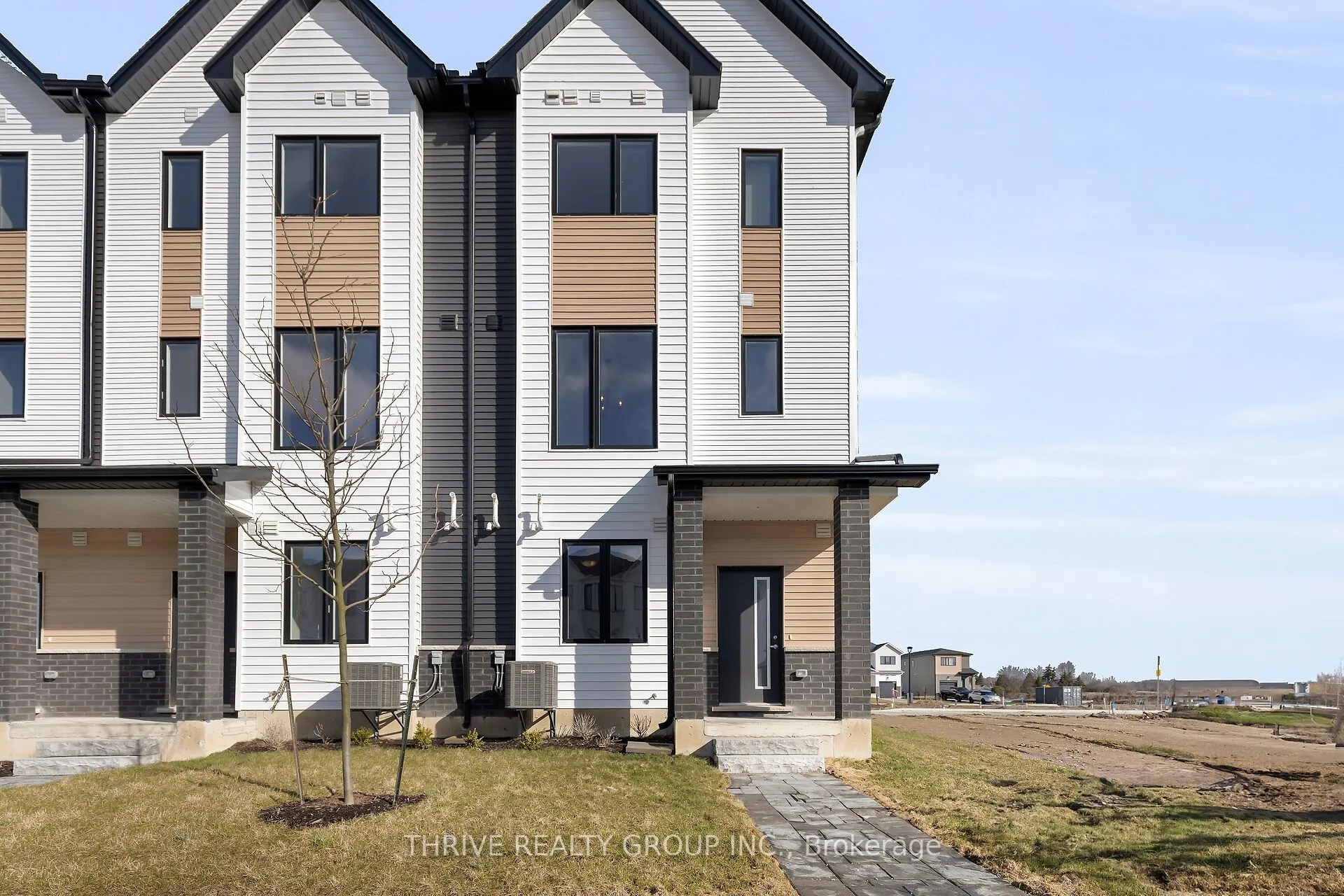 1595 Capri Crescent, #82