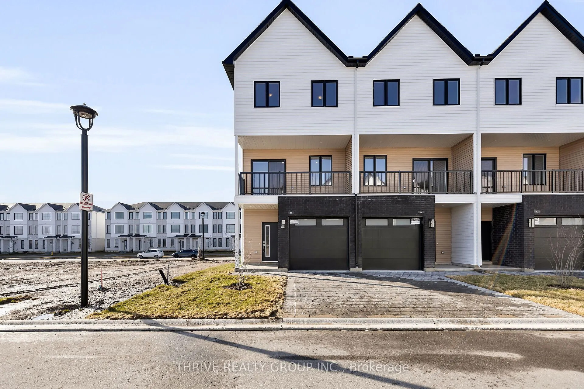 1595 Capri Crescent, #82
