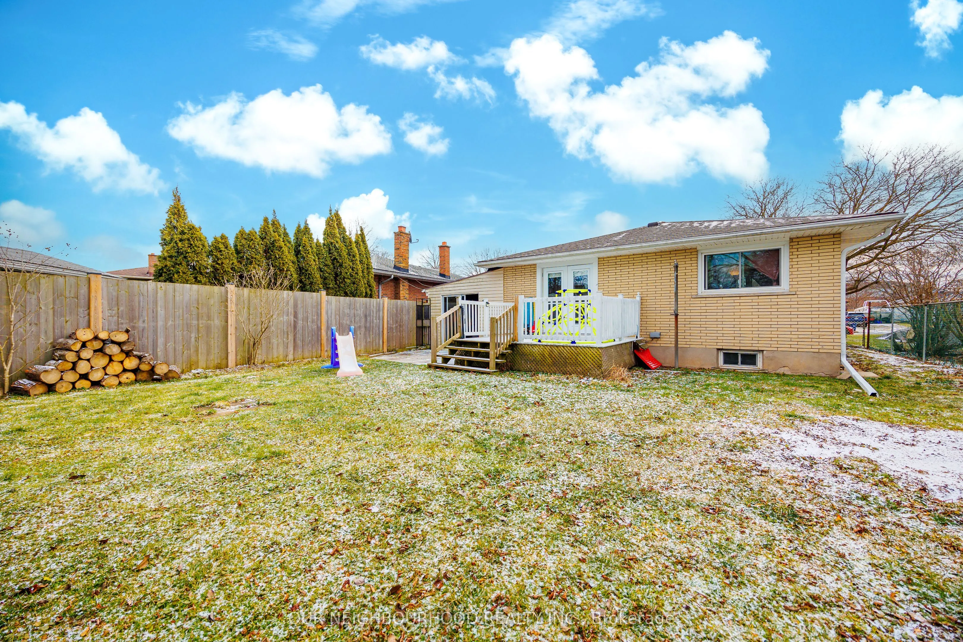 5941 Brooks Crescent