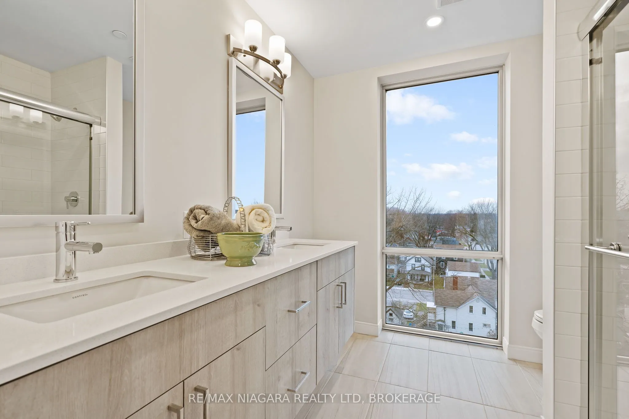 118 West Street #605