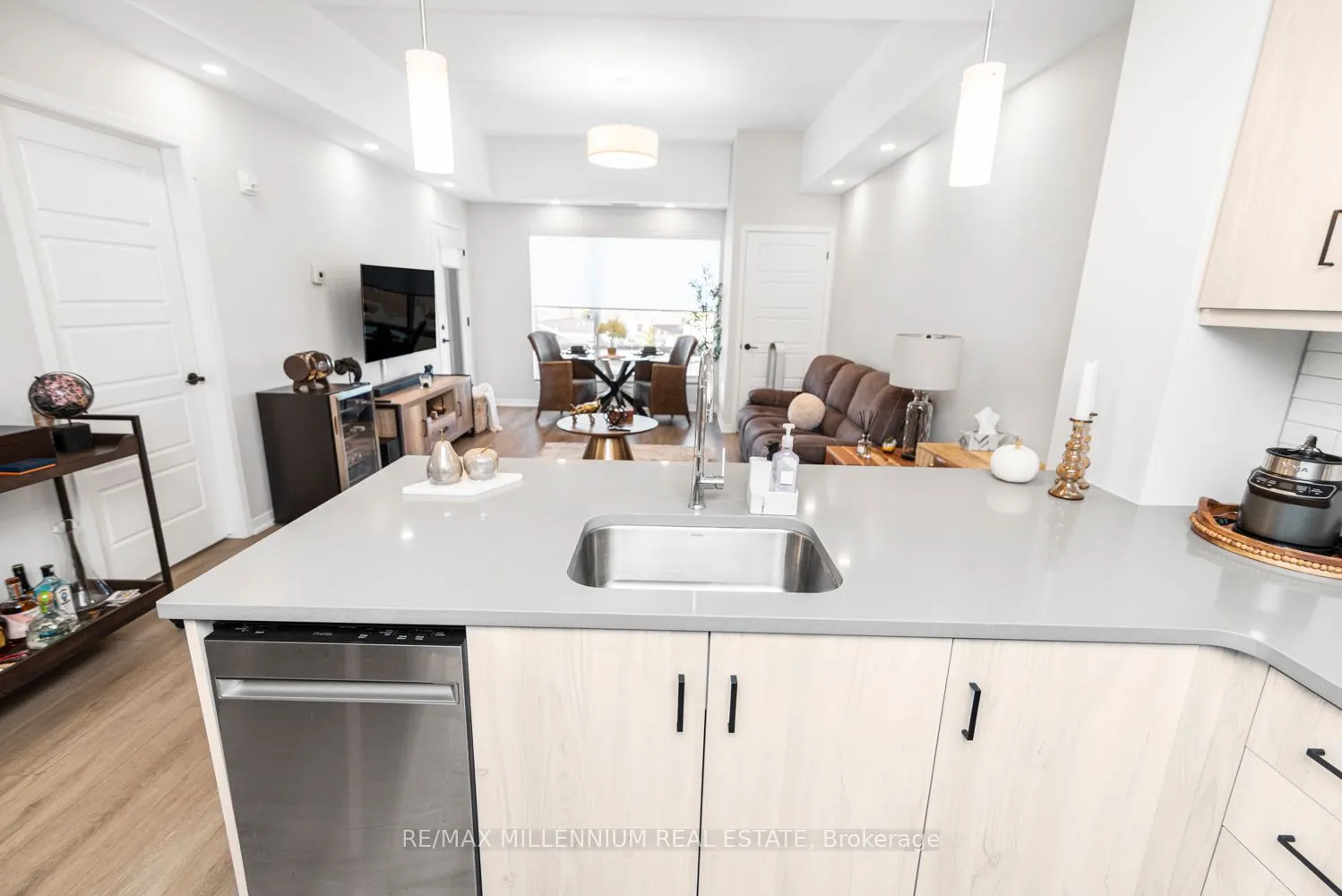 3998 Victoria Avenue #408