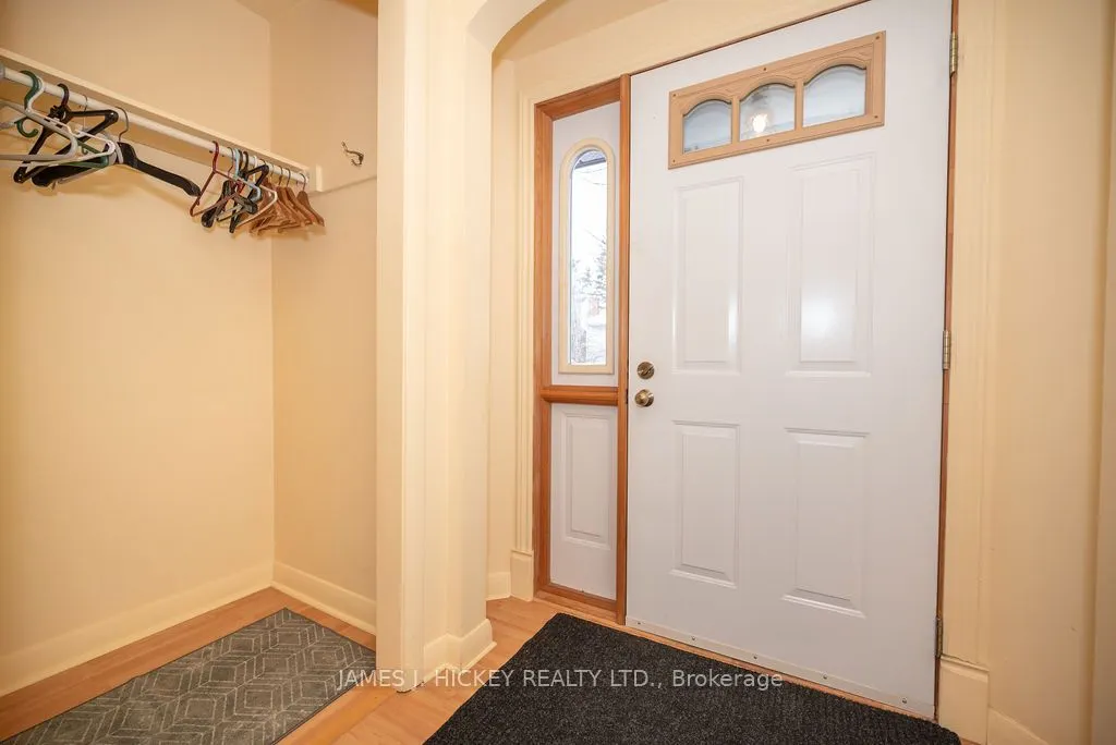 22 Cabot Place