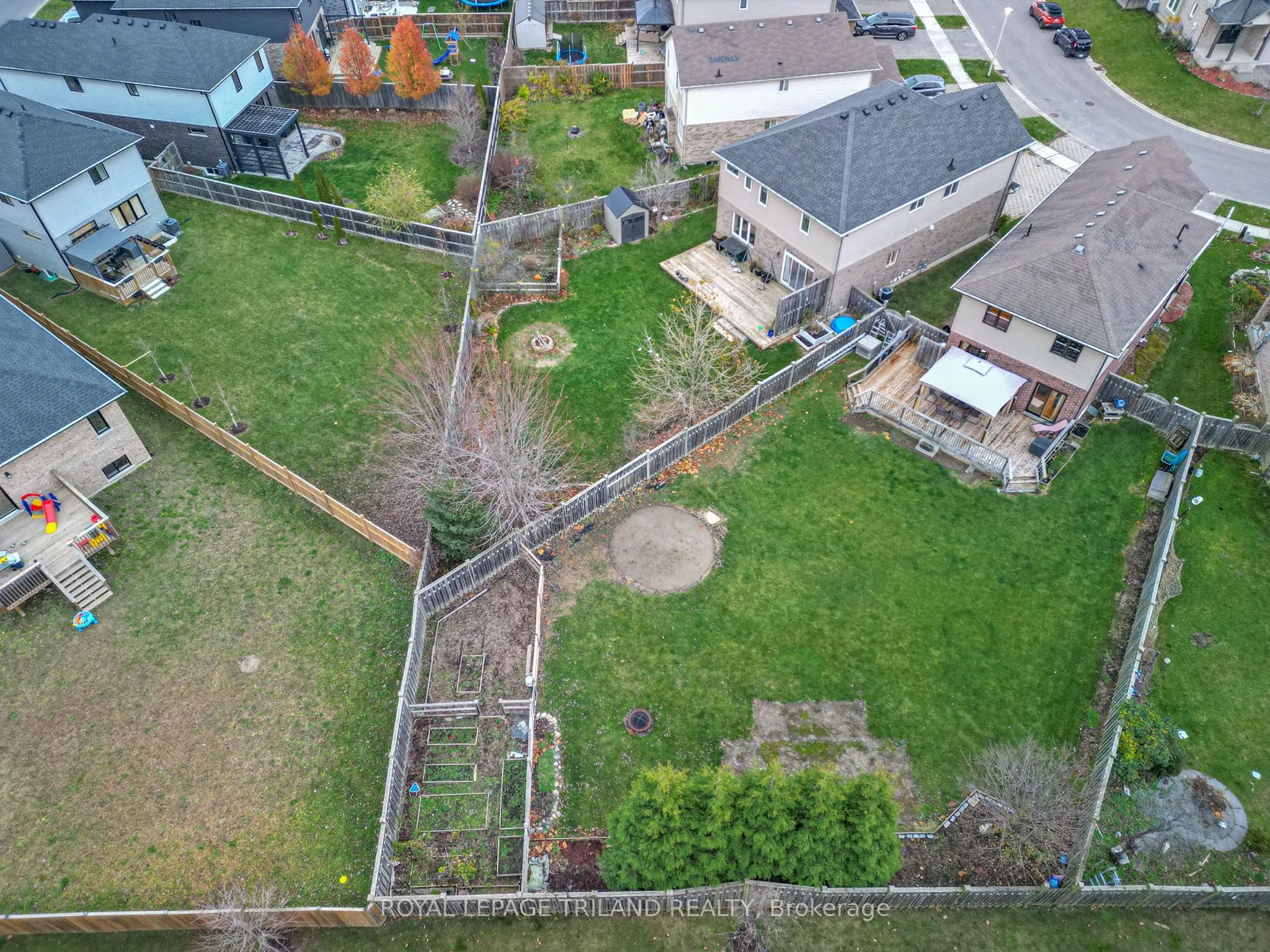711 Springwood Crescent