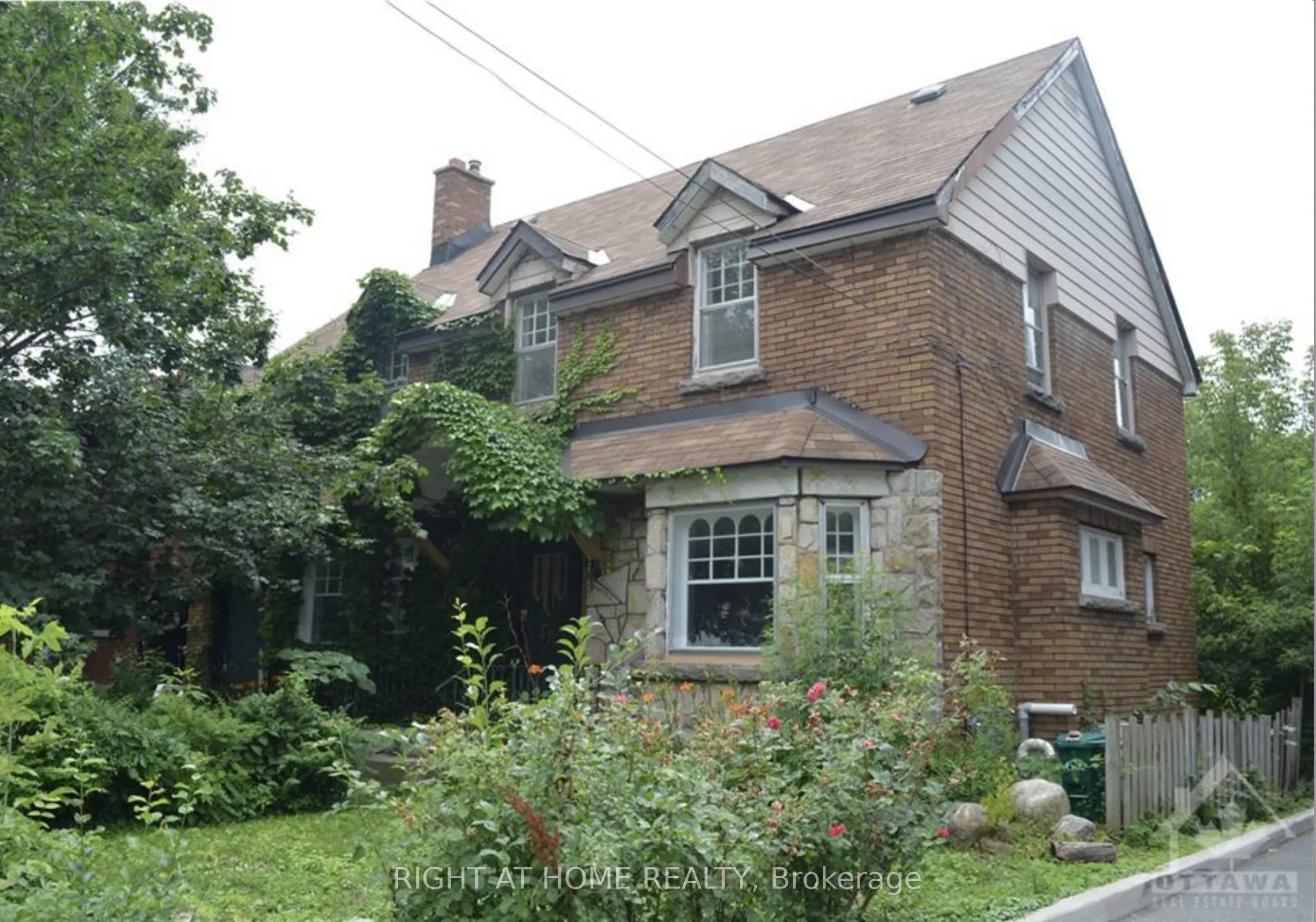 344 Tweedsmuir Avenue