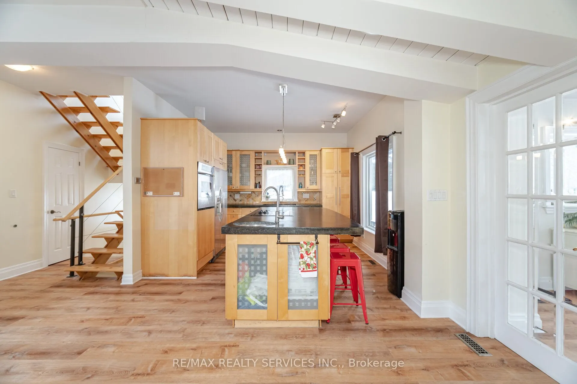 7 Shell Crescent