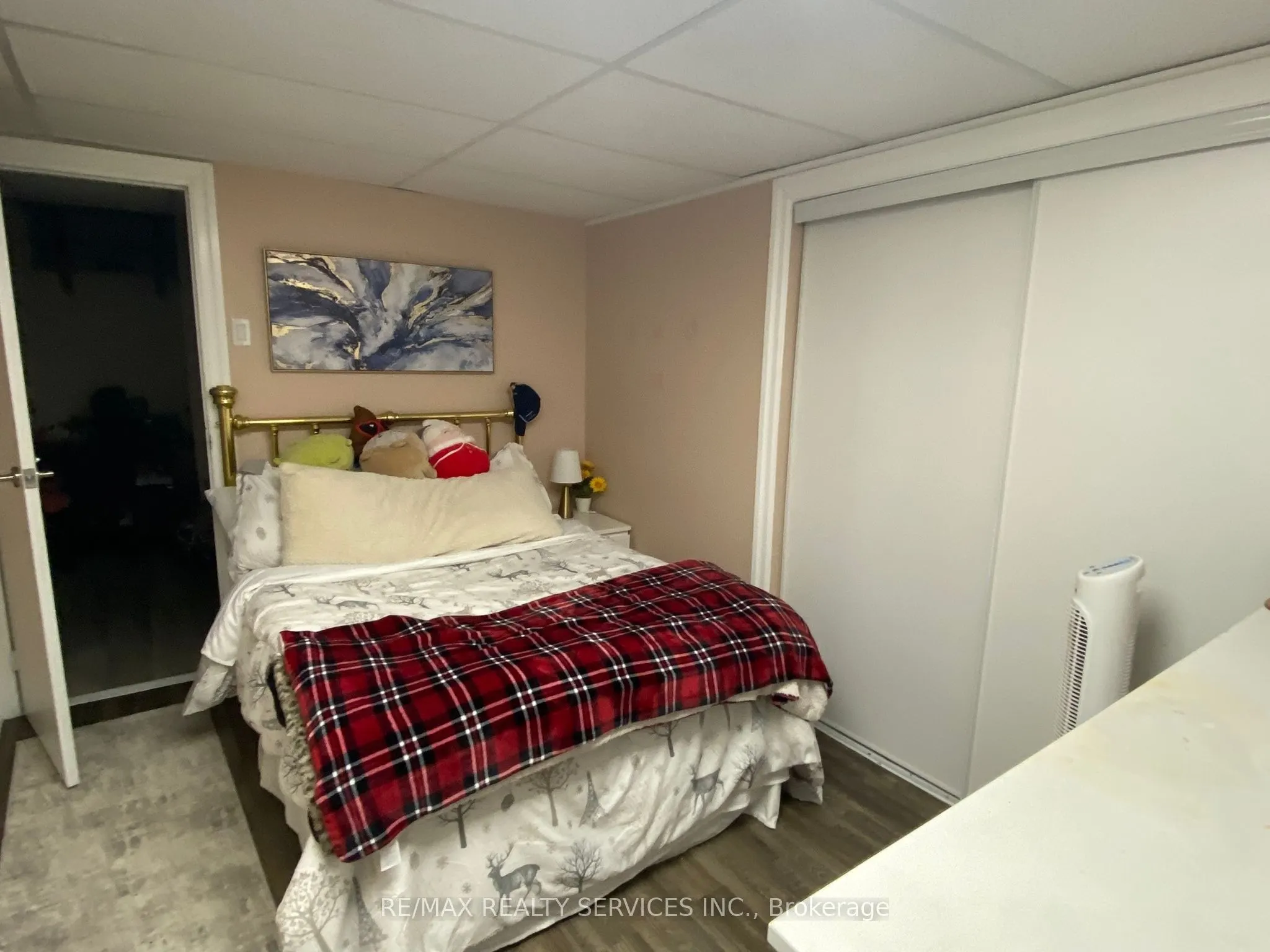 7 Shell Crescent