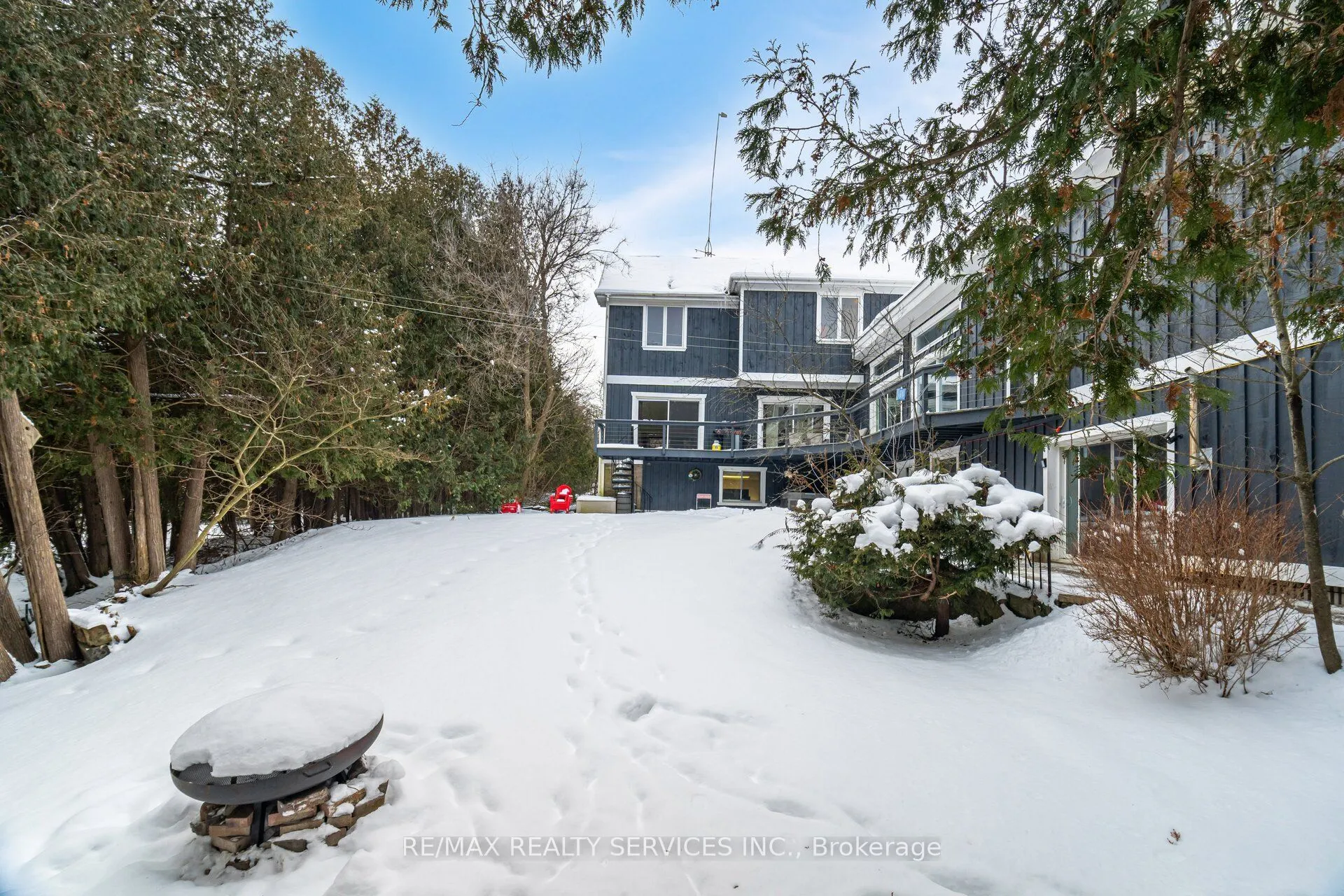 7 Shell Crescent