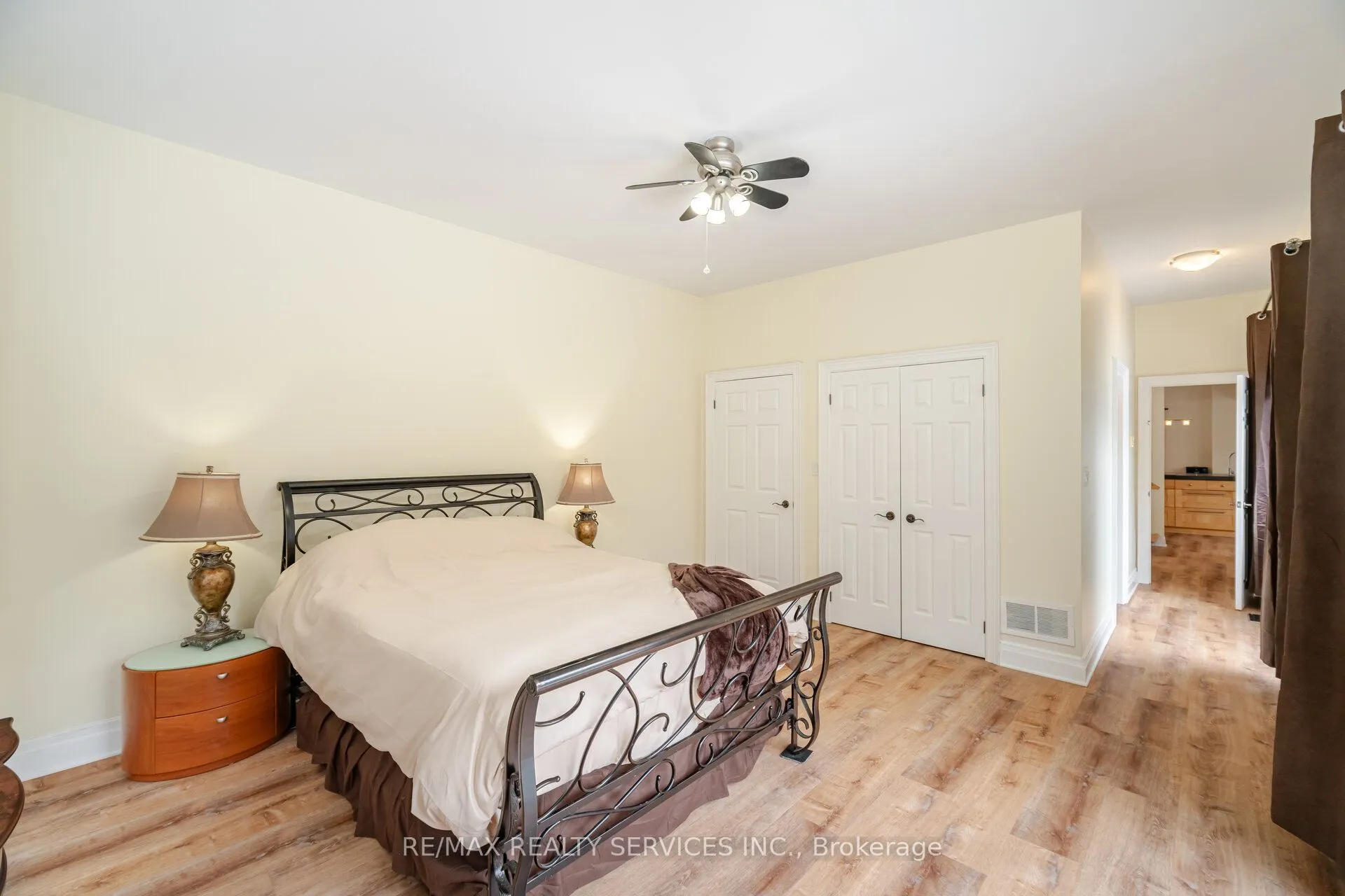 7 Shell Crescent