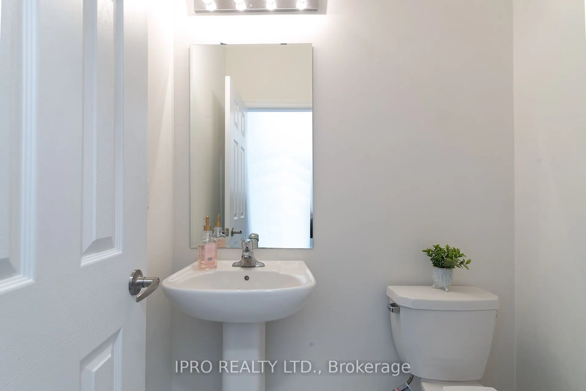 166 Deerpath Drive, #60