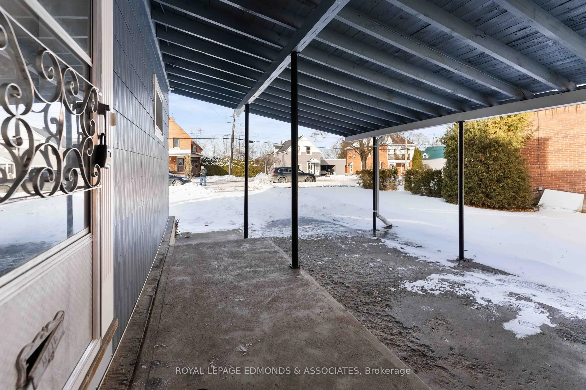 256 Renfrew Street