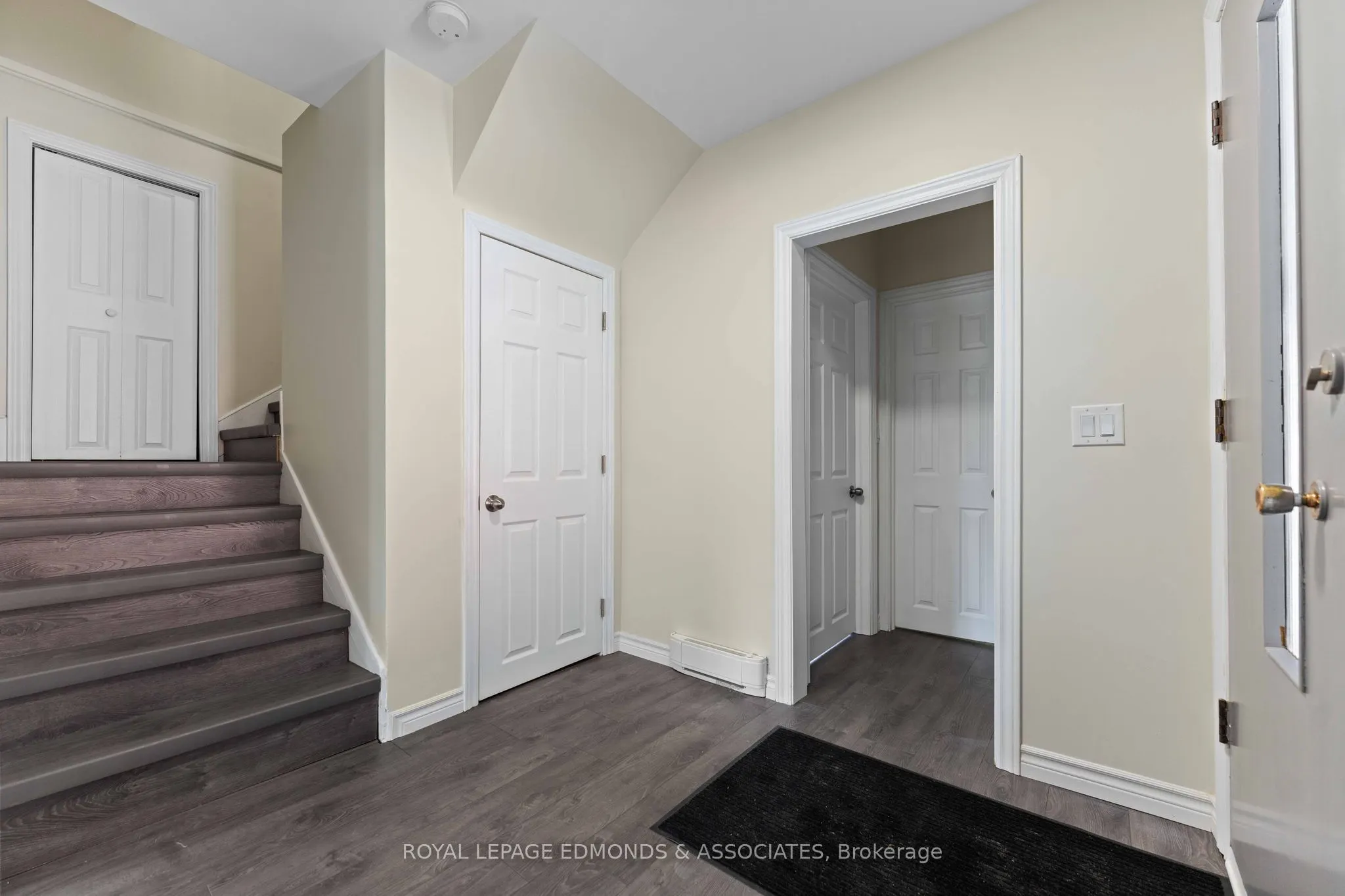 256 Renfrew Street