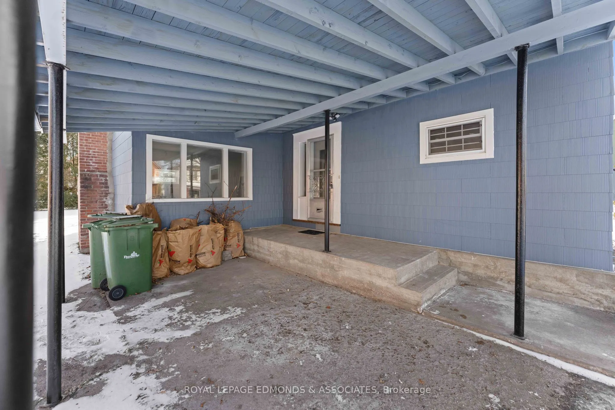 256 Renfrew Street