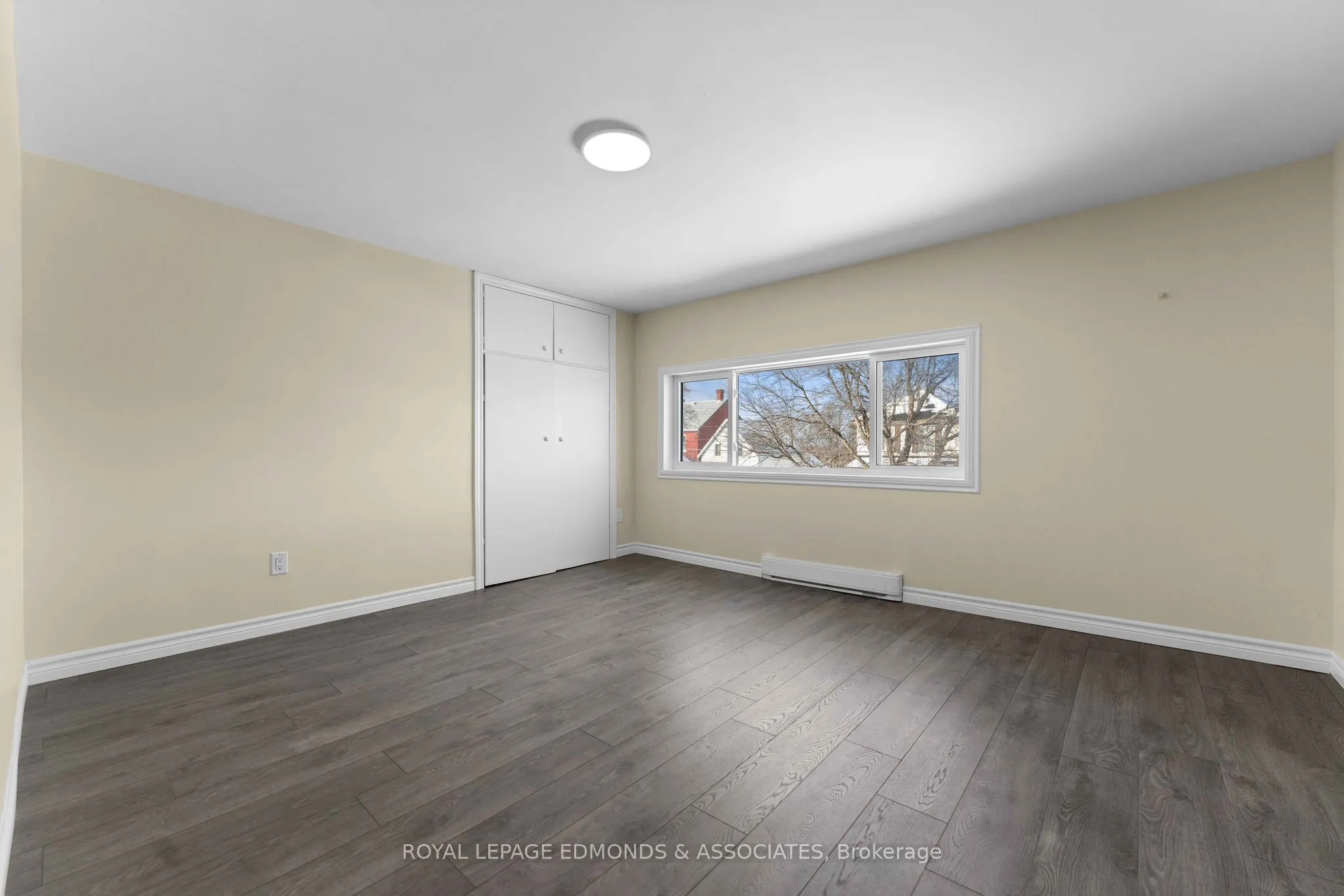 256 Renfrew Street