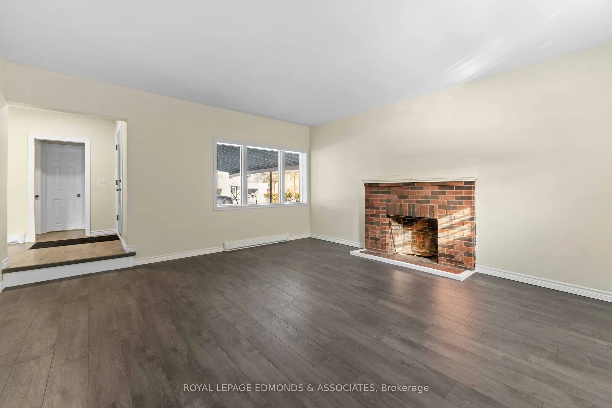256 Renfrew Street